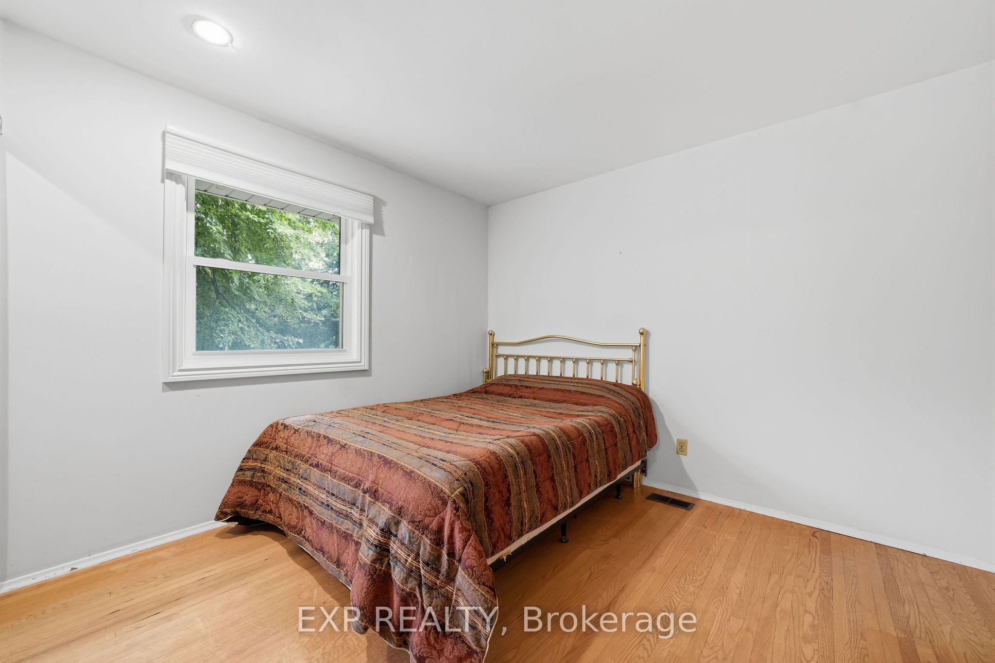 42 Queen Mary Crescent Property Photo 19