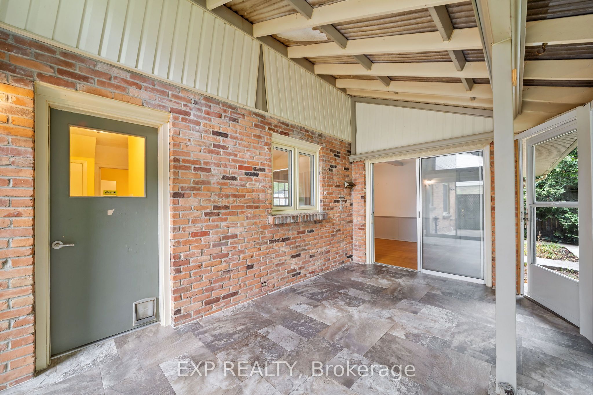 42 Queen Mary Crescent Property Photo 21