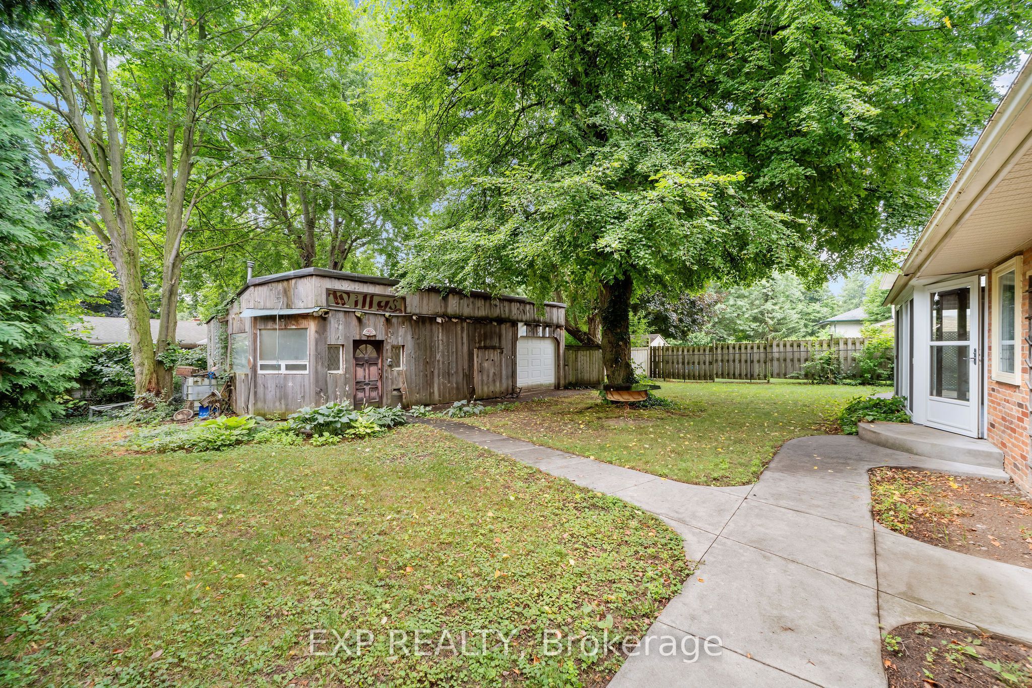 42 Queen Mary Crescent Property Photo 22