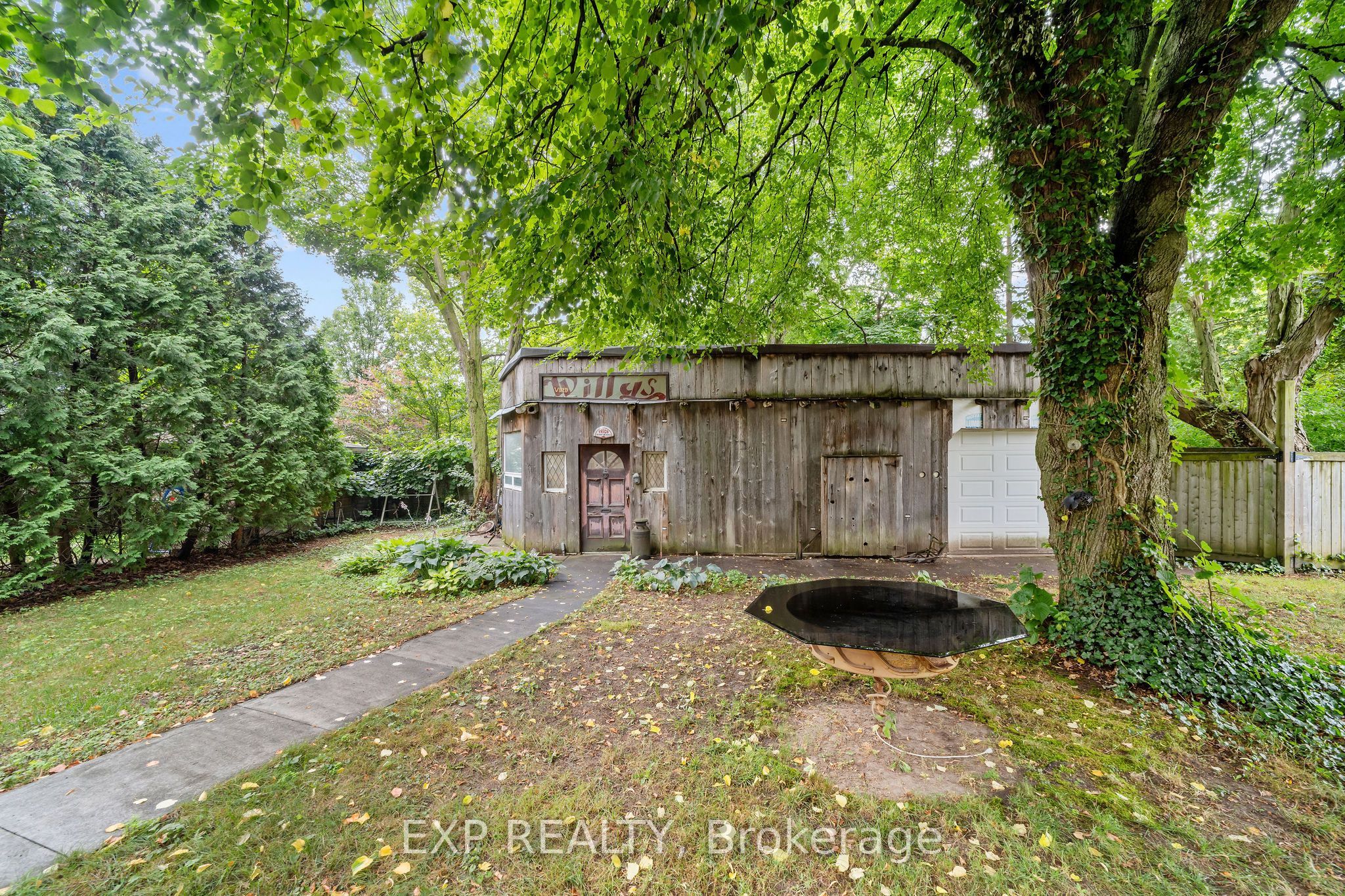 42 Queen Mary Crescent Property Photo 23