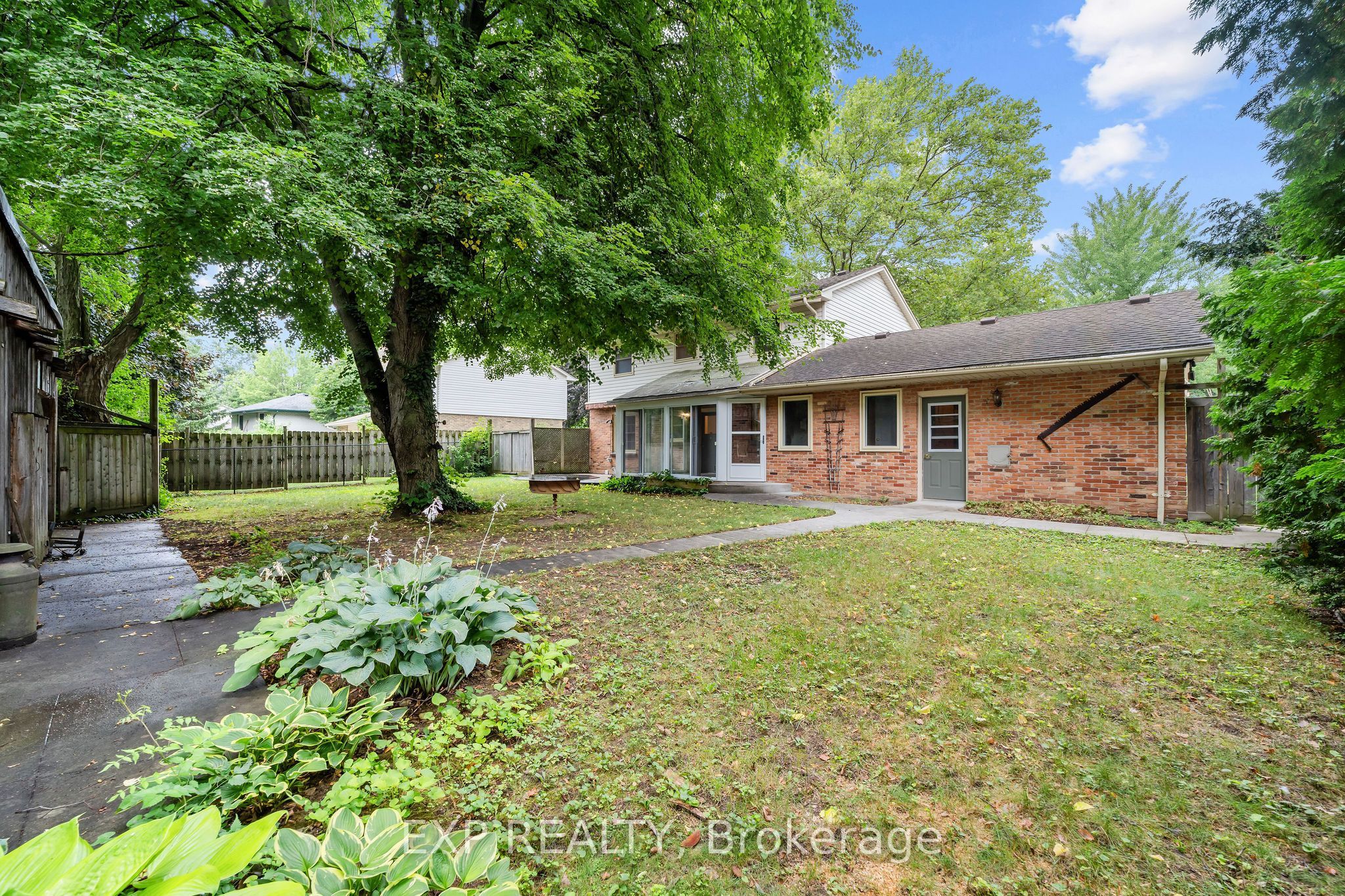 42 Queen Mary Crescent Property Photo 24