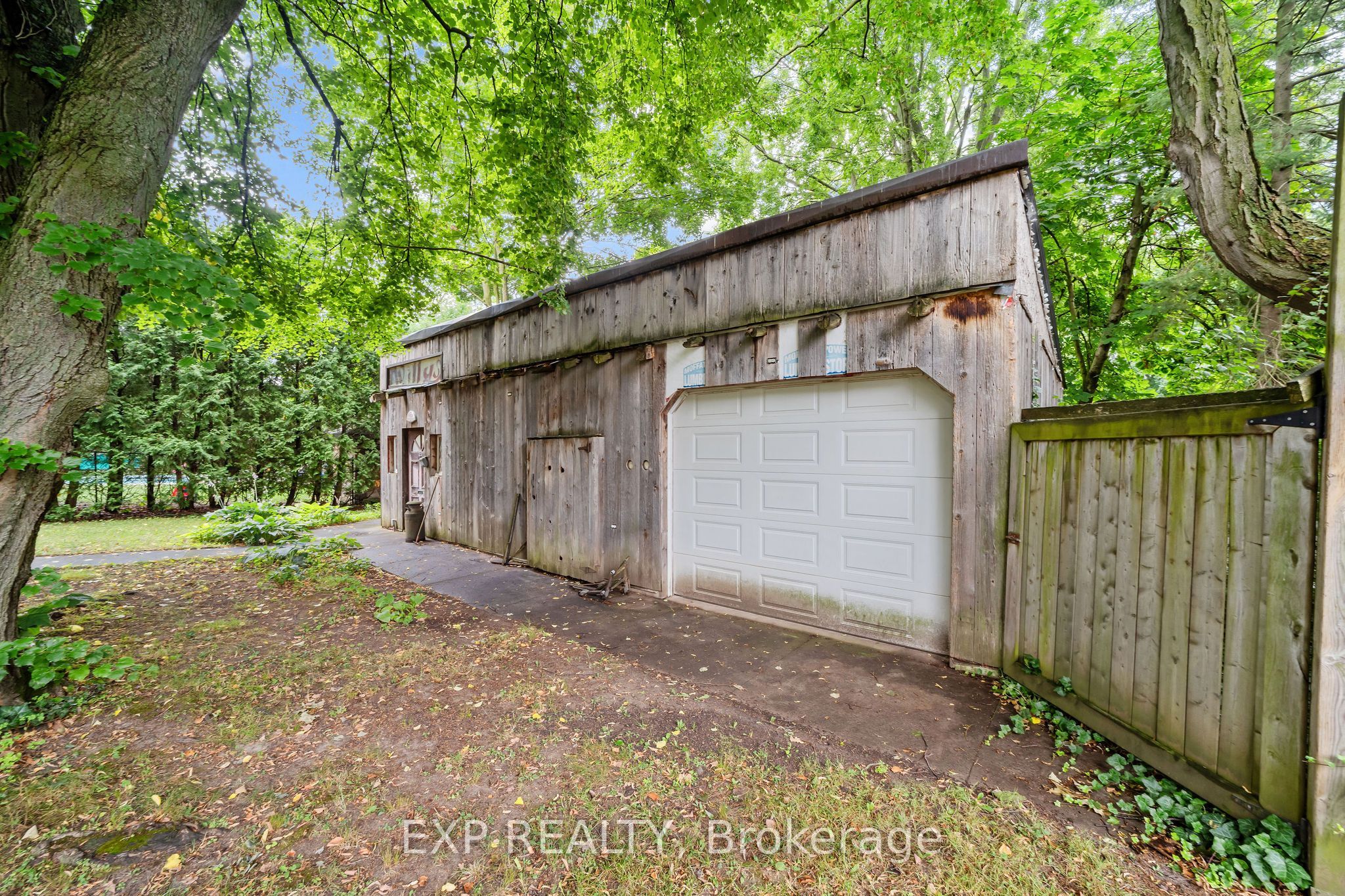 42 Queen Mary Crescent Property Photo 29