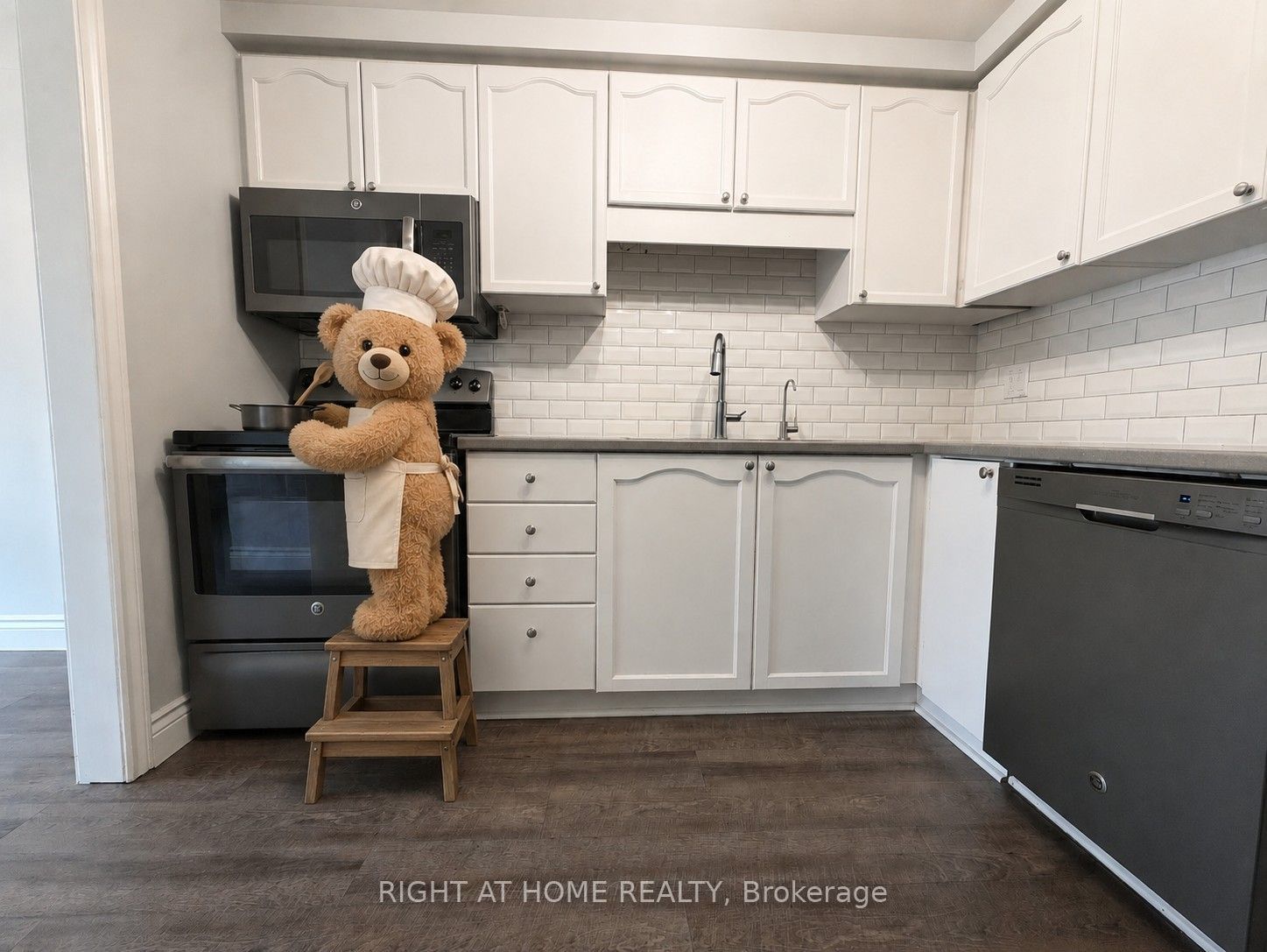 41 Edgemere Drive Property Photo 9