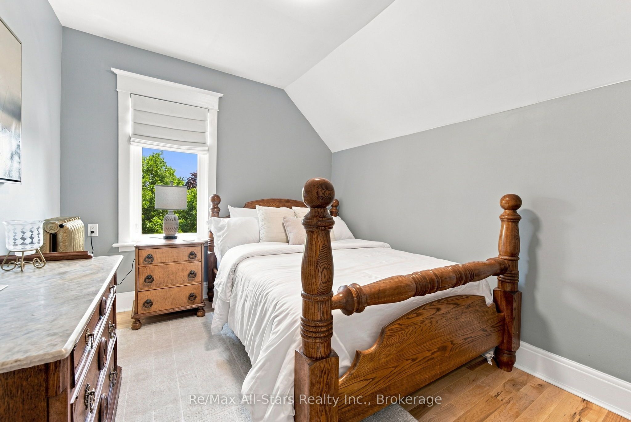 20 Mary Street E Property Photo 19