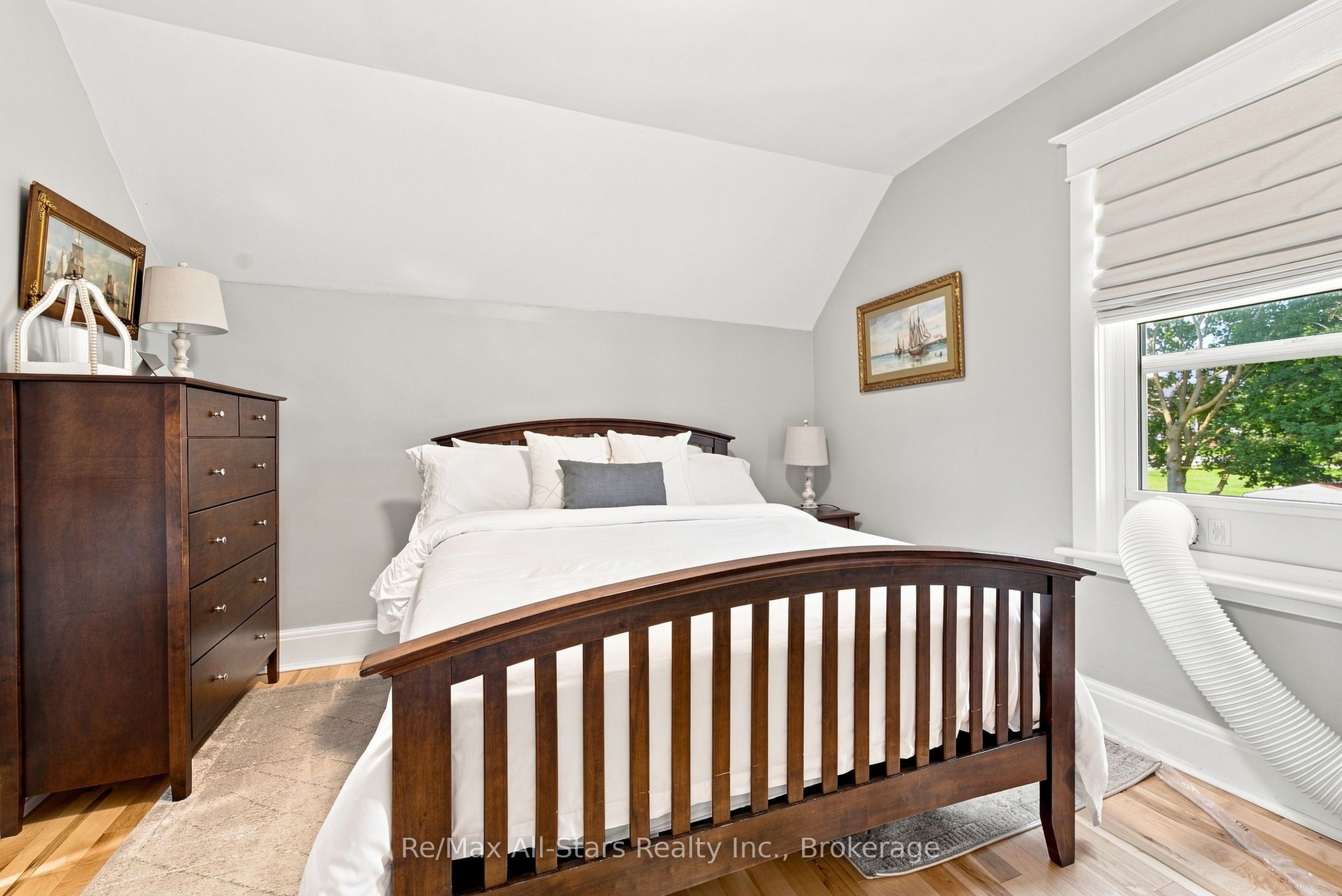 20 Mary Street E Property Photo 21
