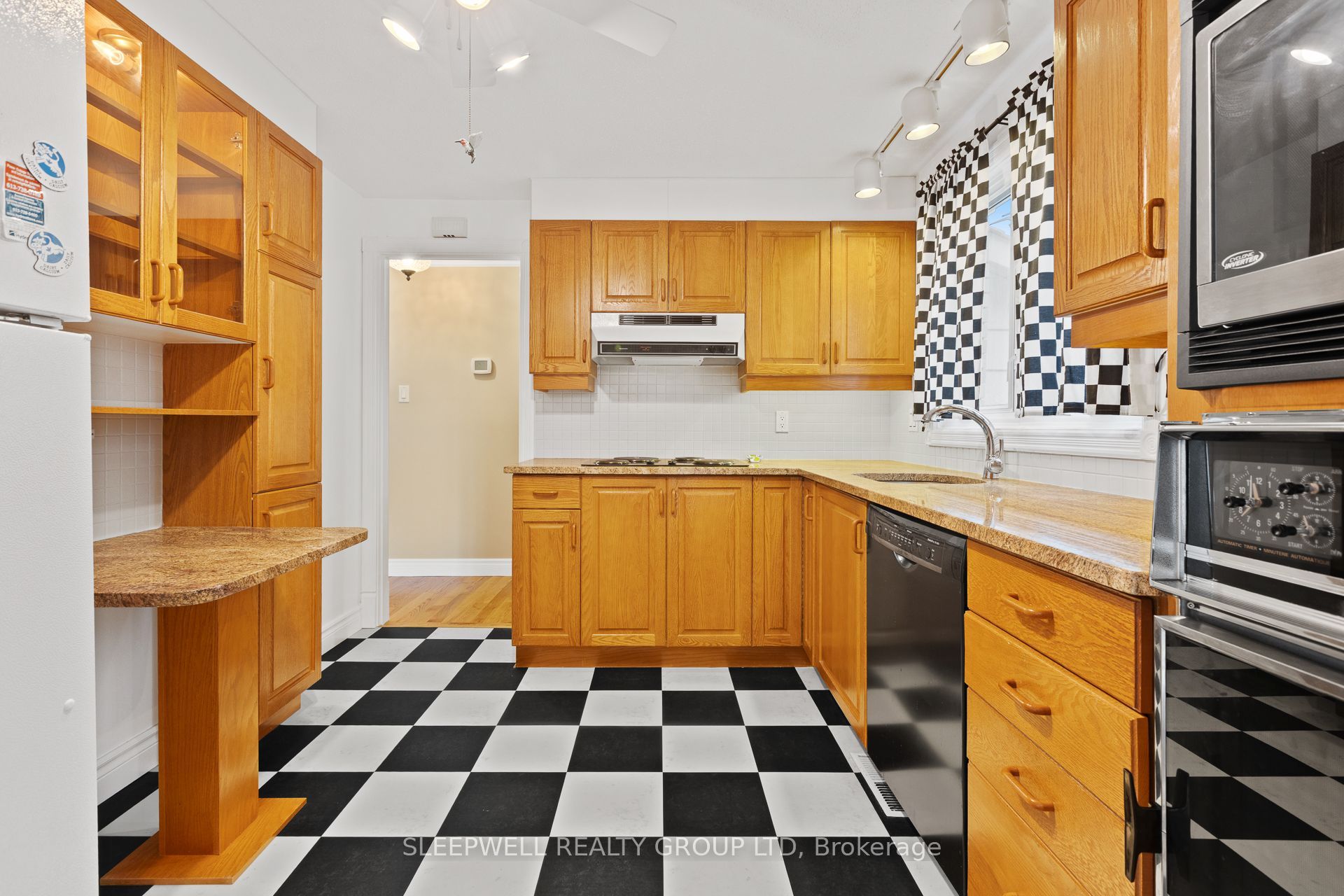 42 Charkay Street Property Photo 6
