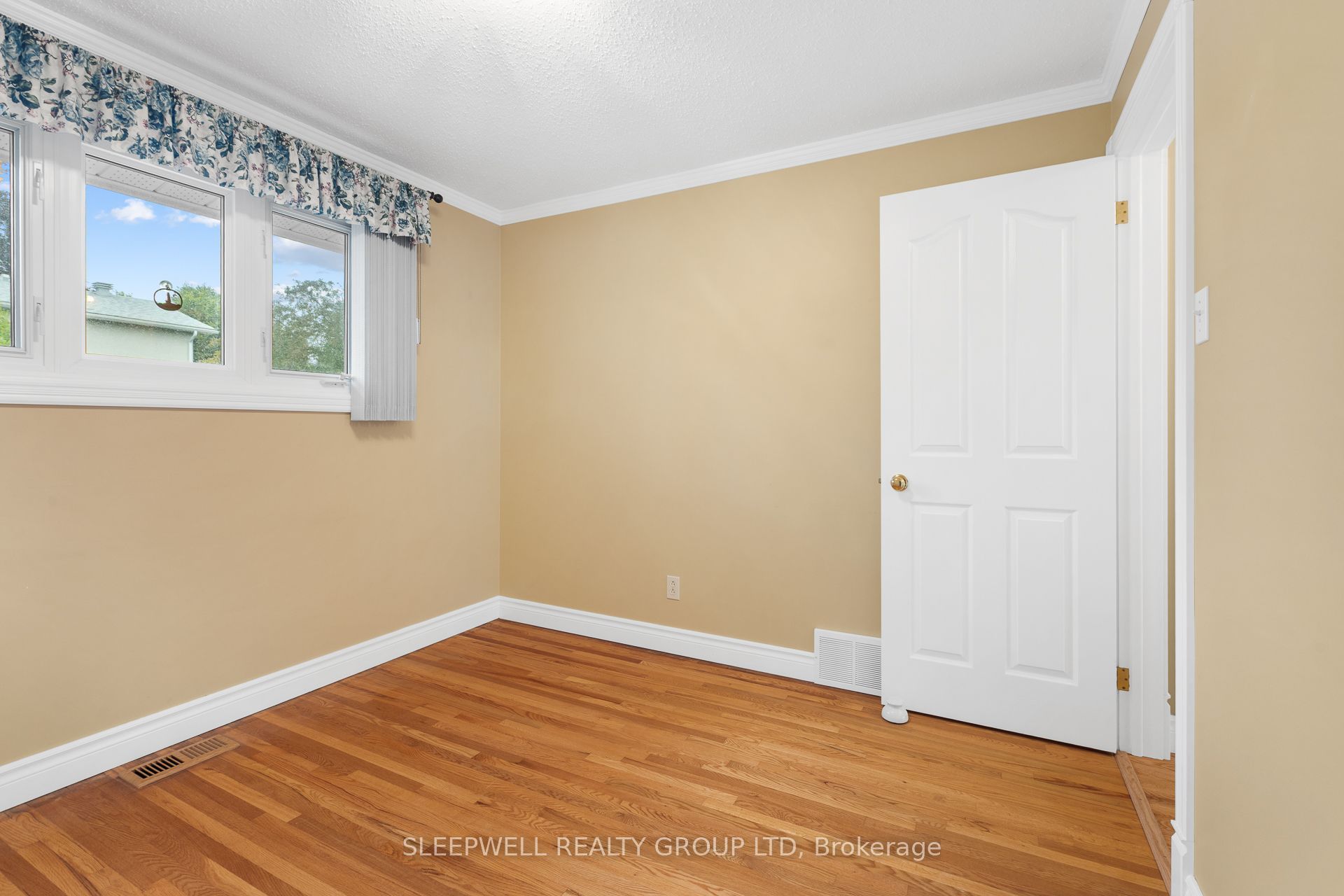 42 Charkay Street Property Photo 11