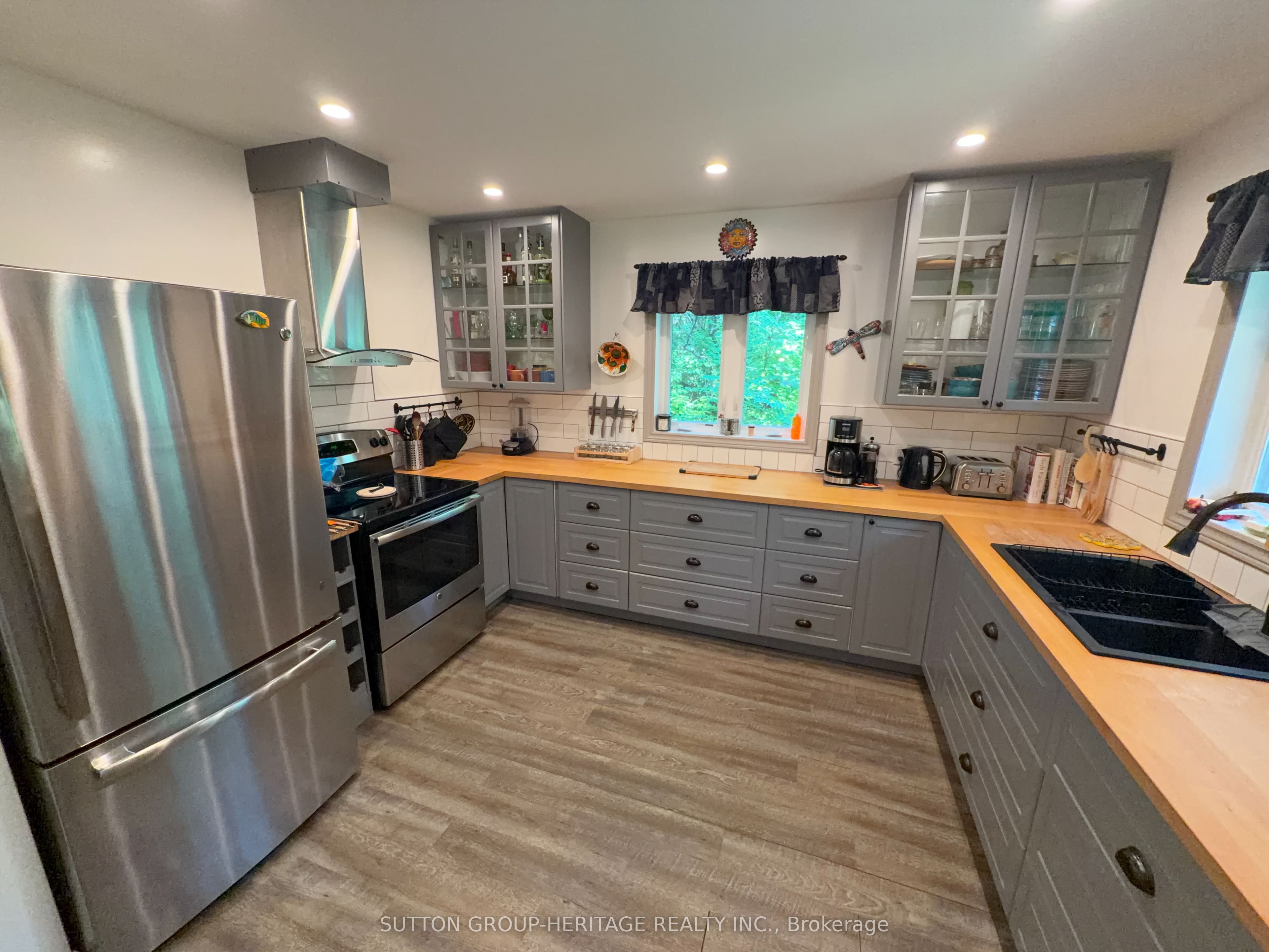 1188b Bebris Road Property Photo 3