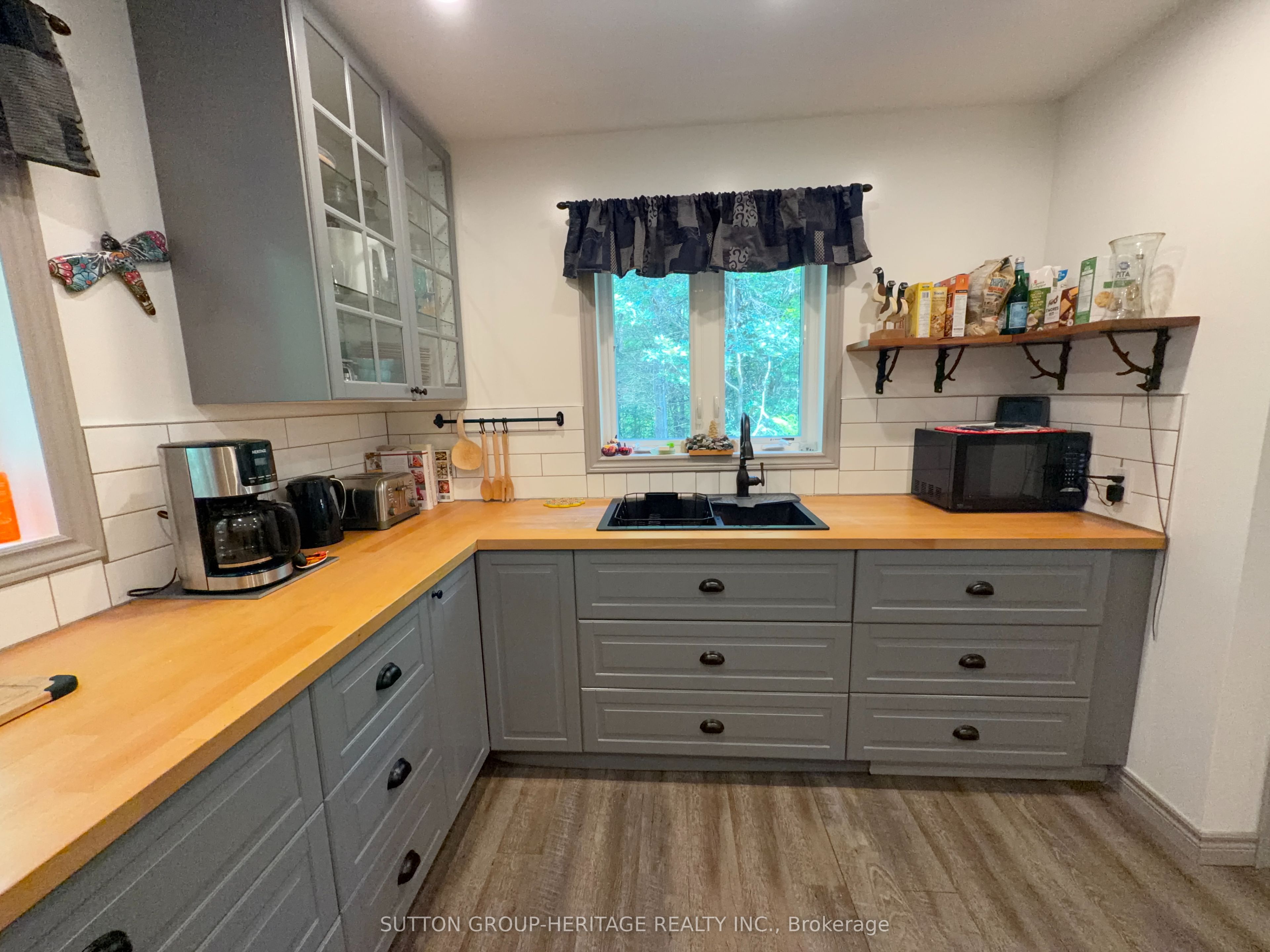 1188b Bebris Road Property Photo 4
