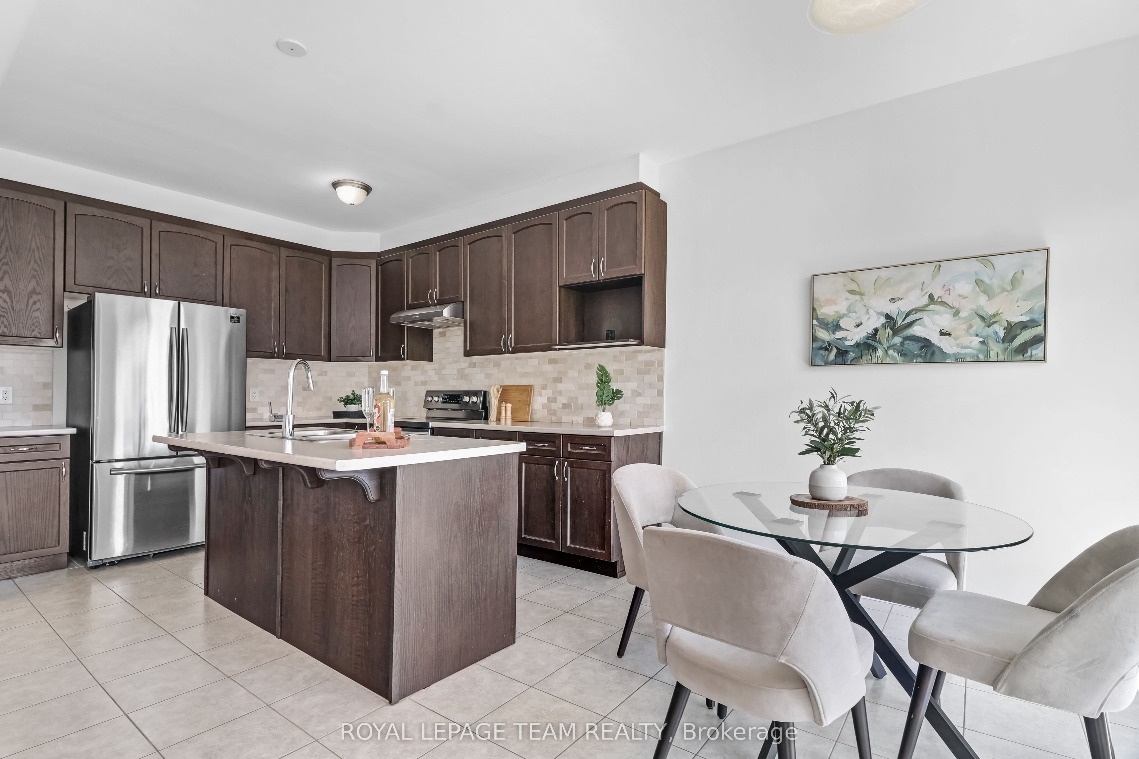 4852 Abbott Street E Property Photo 11