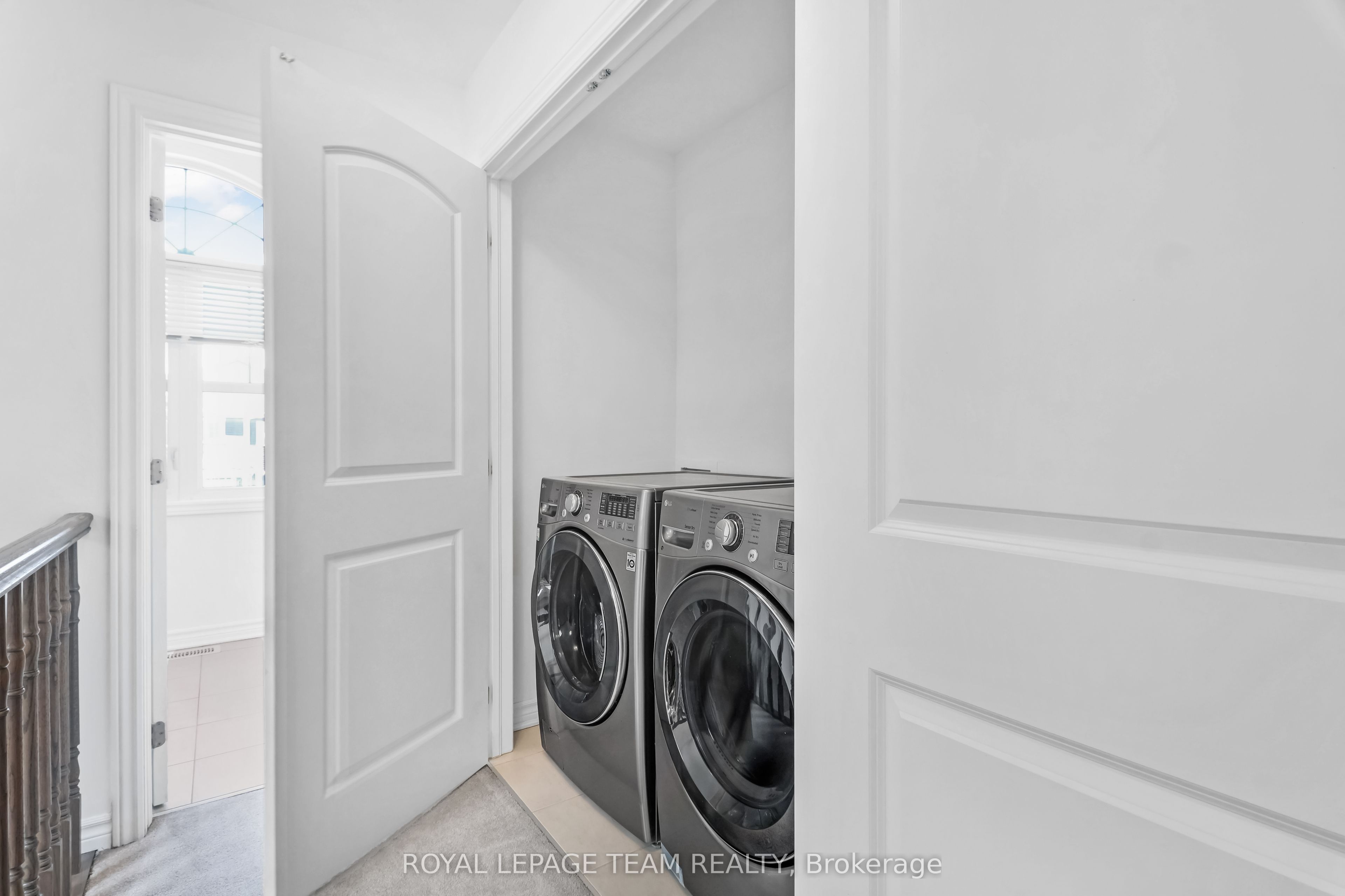 4852 Abbott Street E Property Photo 14