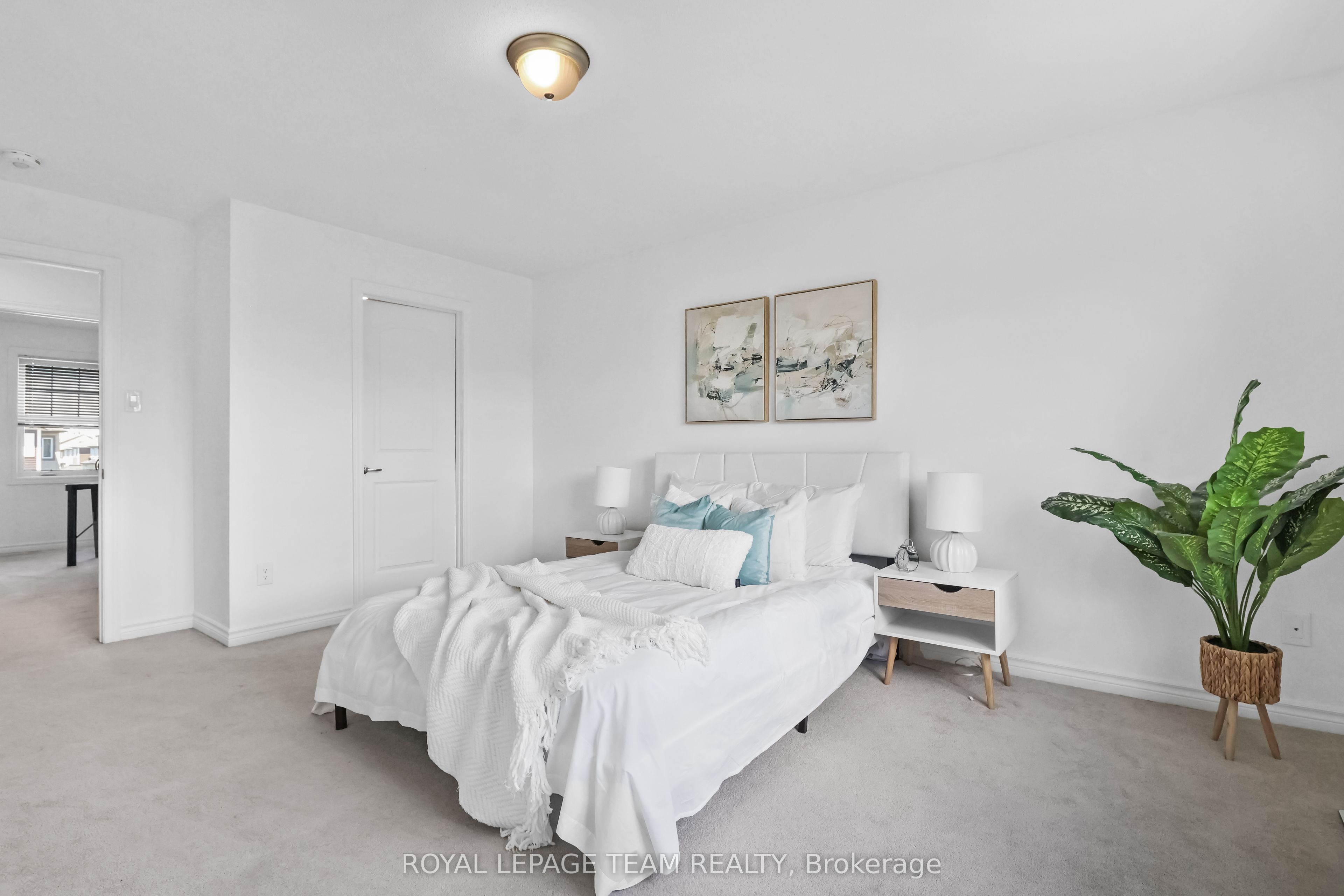 4852 Abbott Street E Property Photo 15