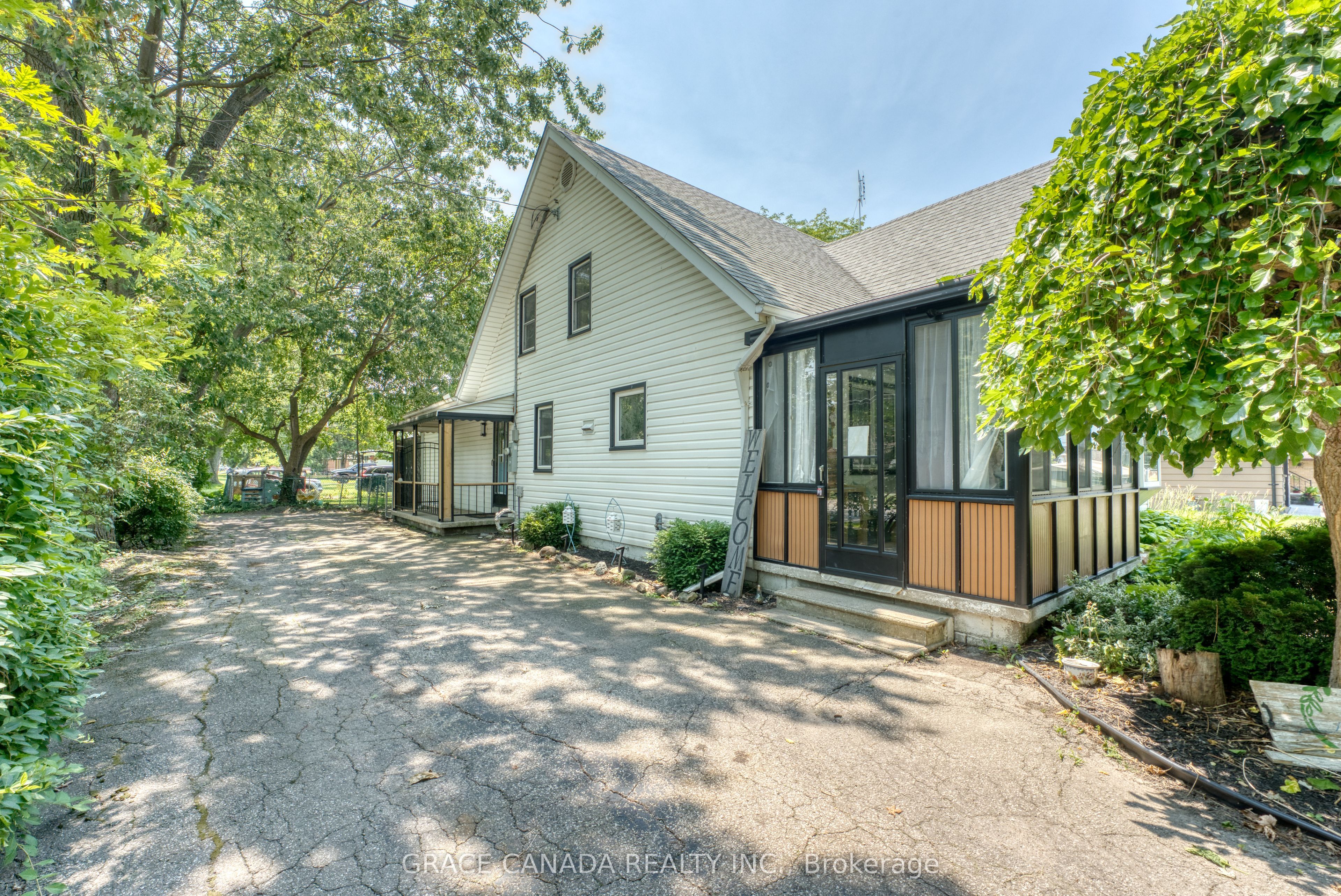 12437 St Thomas Street Property Photo 1