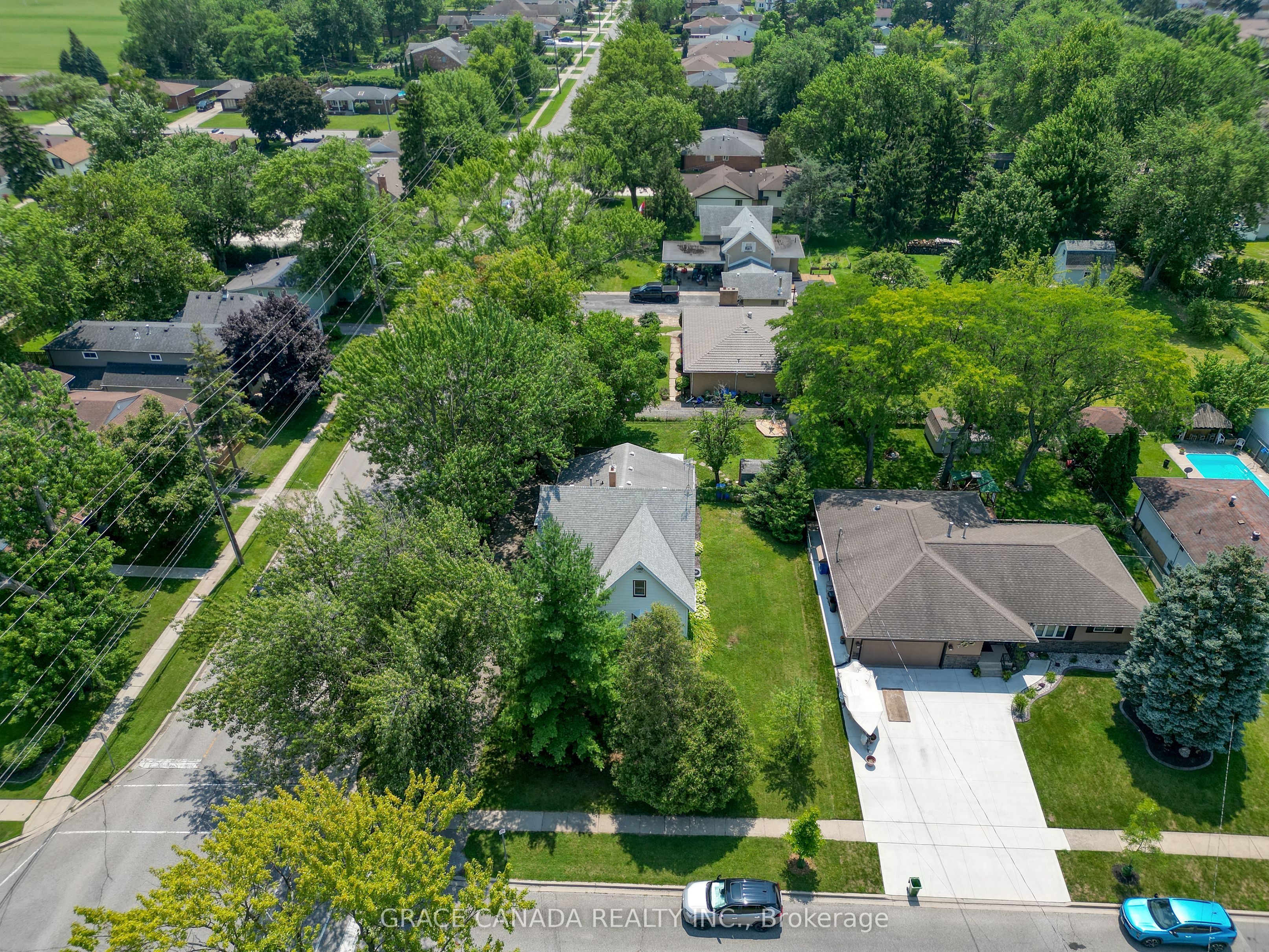 12437 St Thomas Street Property Photo 5