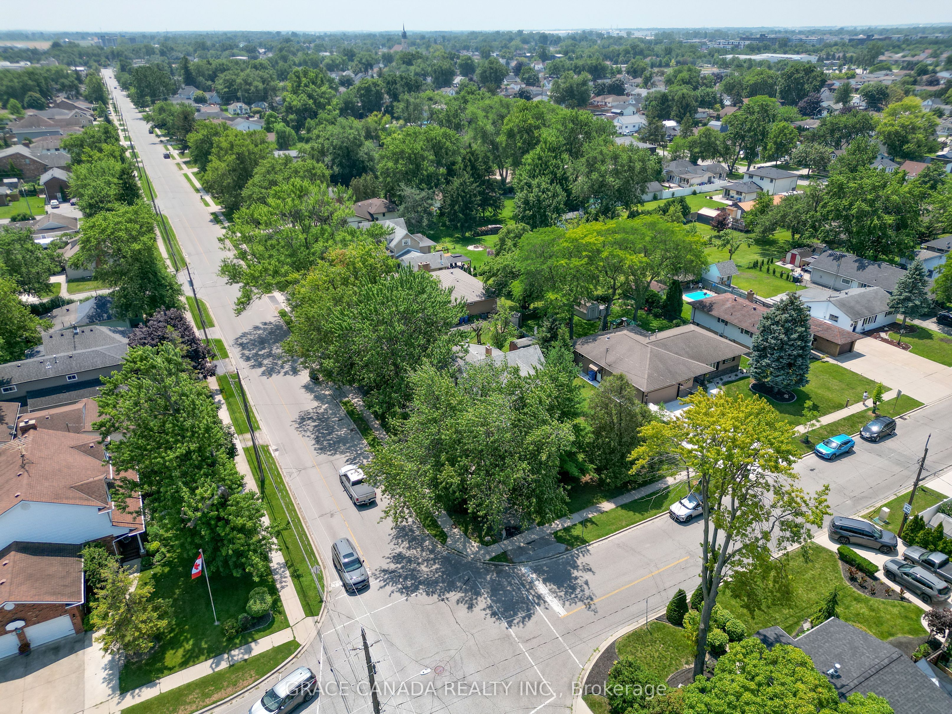 12437 St Thomas Street Property Photo 6