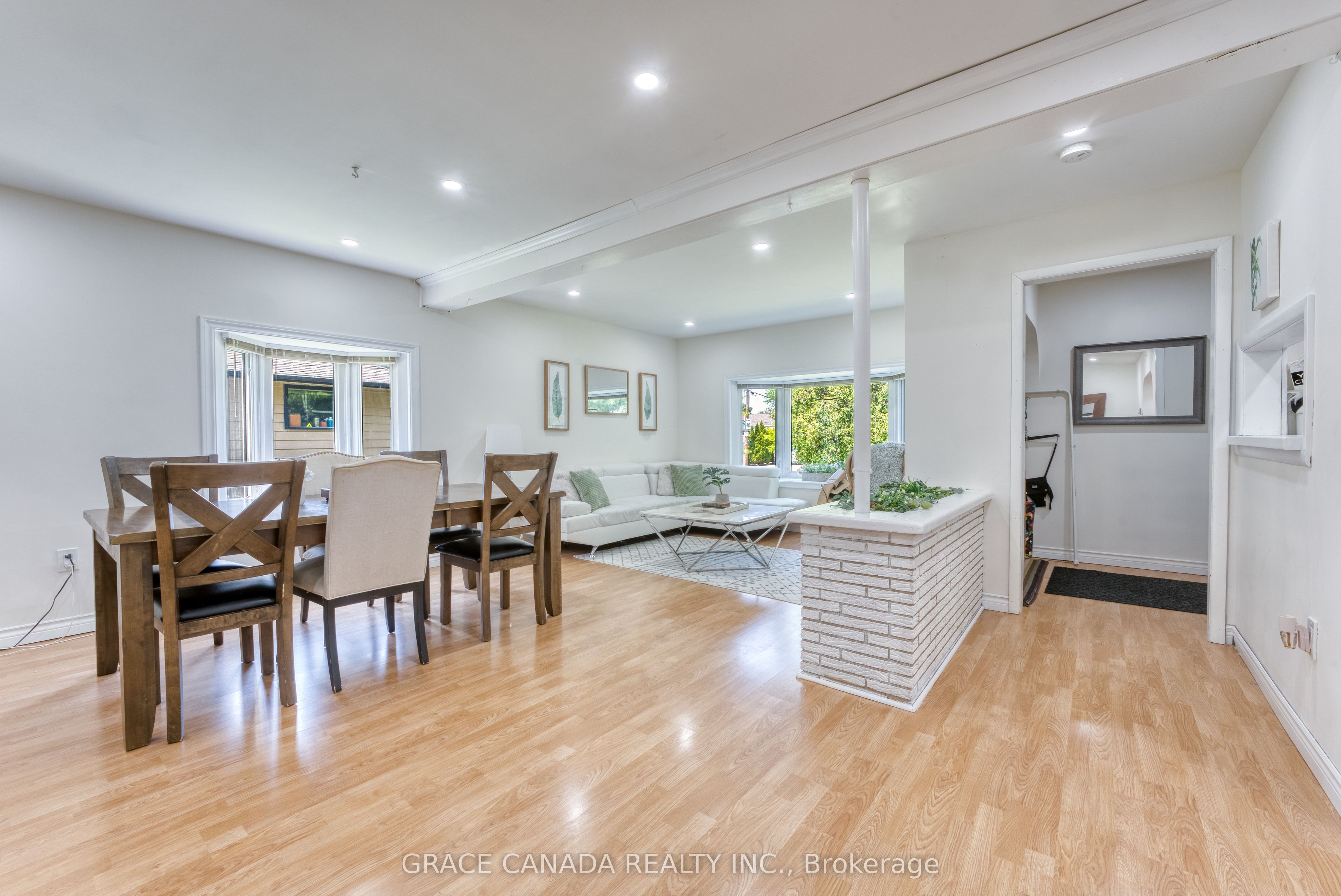 12437 St Thomas Street Property Photo 8