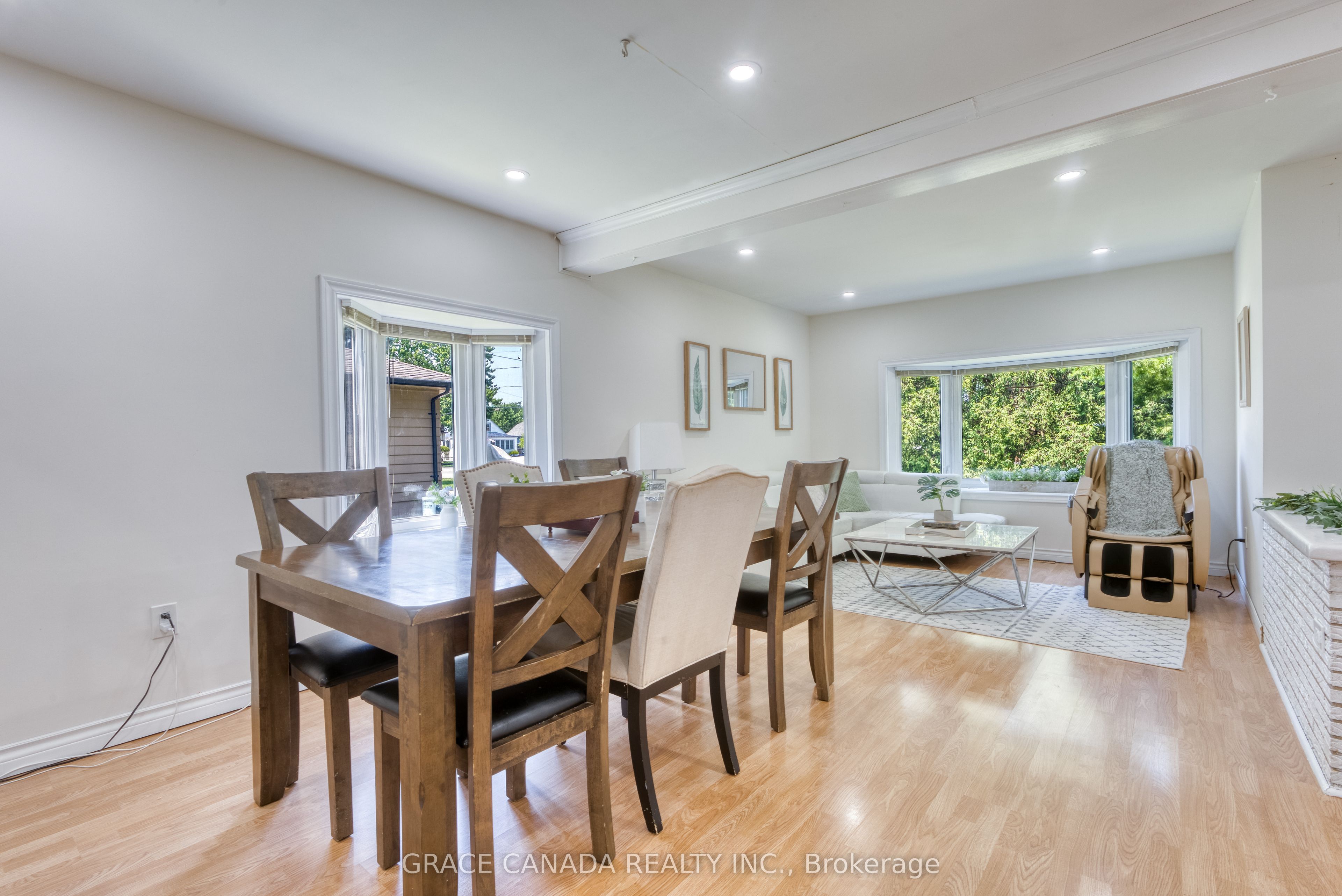 12437 St Thomas Street Property Photo 9