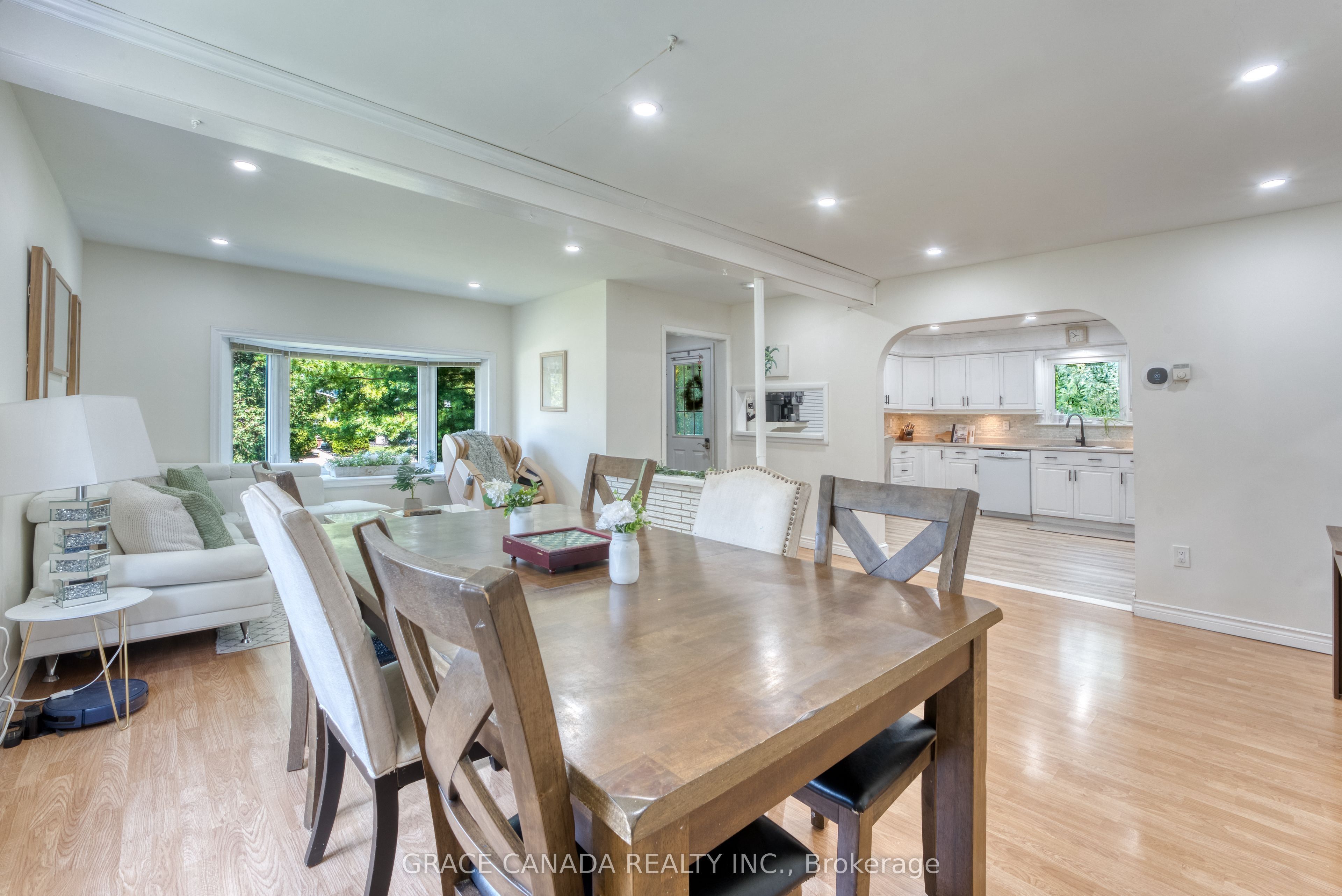 12437 St Thomas Street Property Photo 10