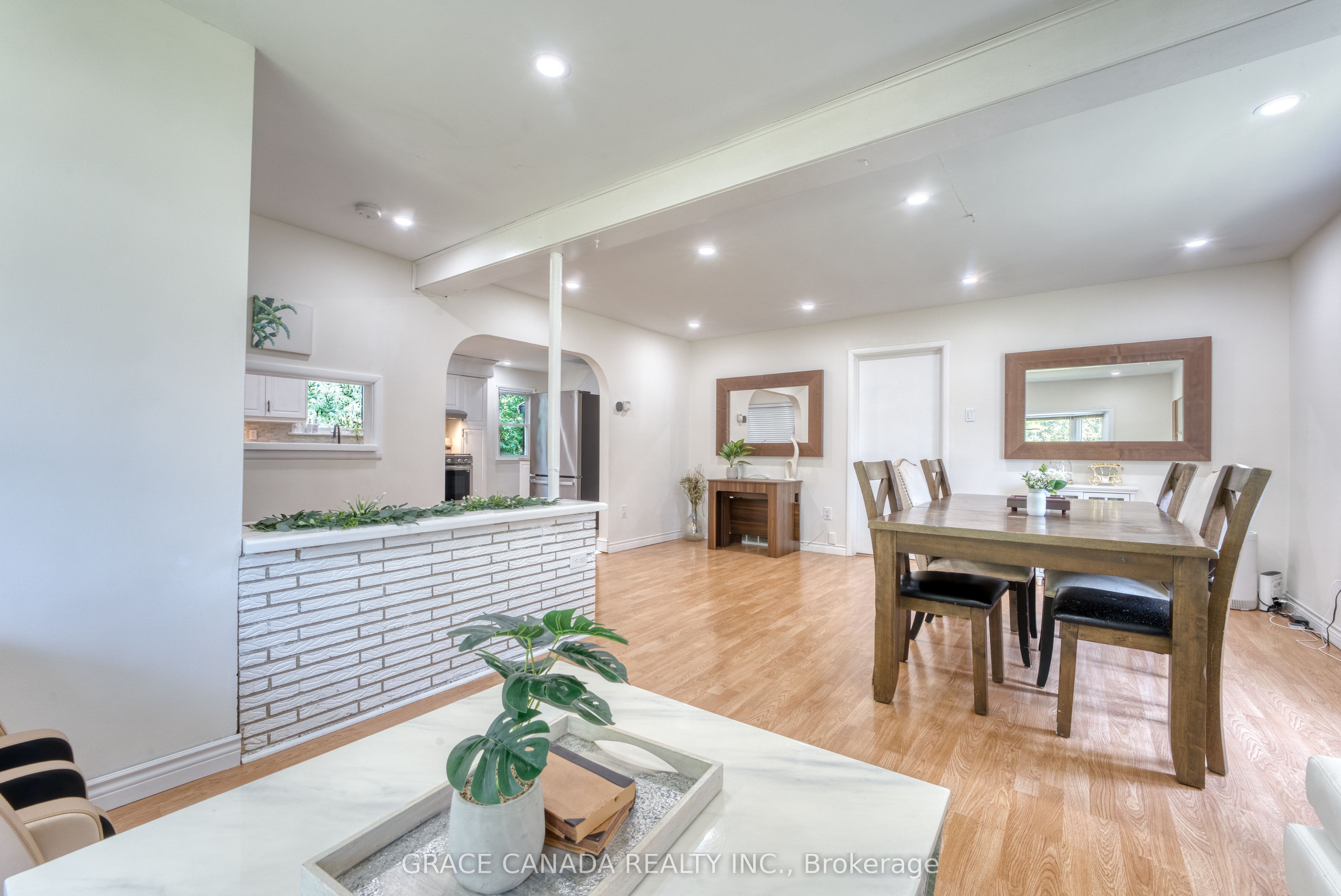 12437 St Thomas Street Property Photo 13