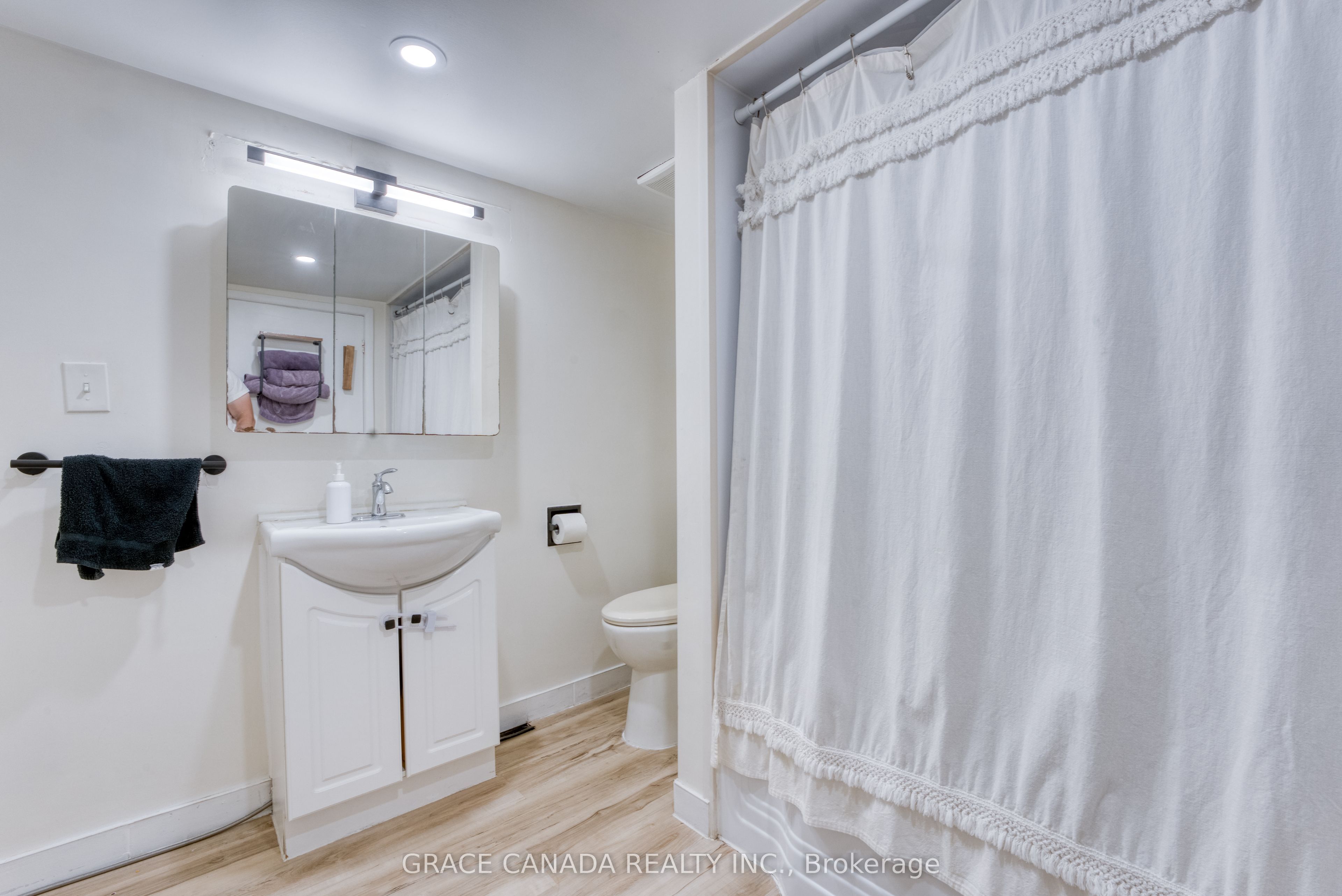 12437 St Thomas Street Property Photo 14