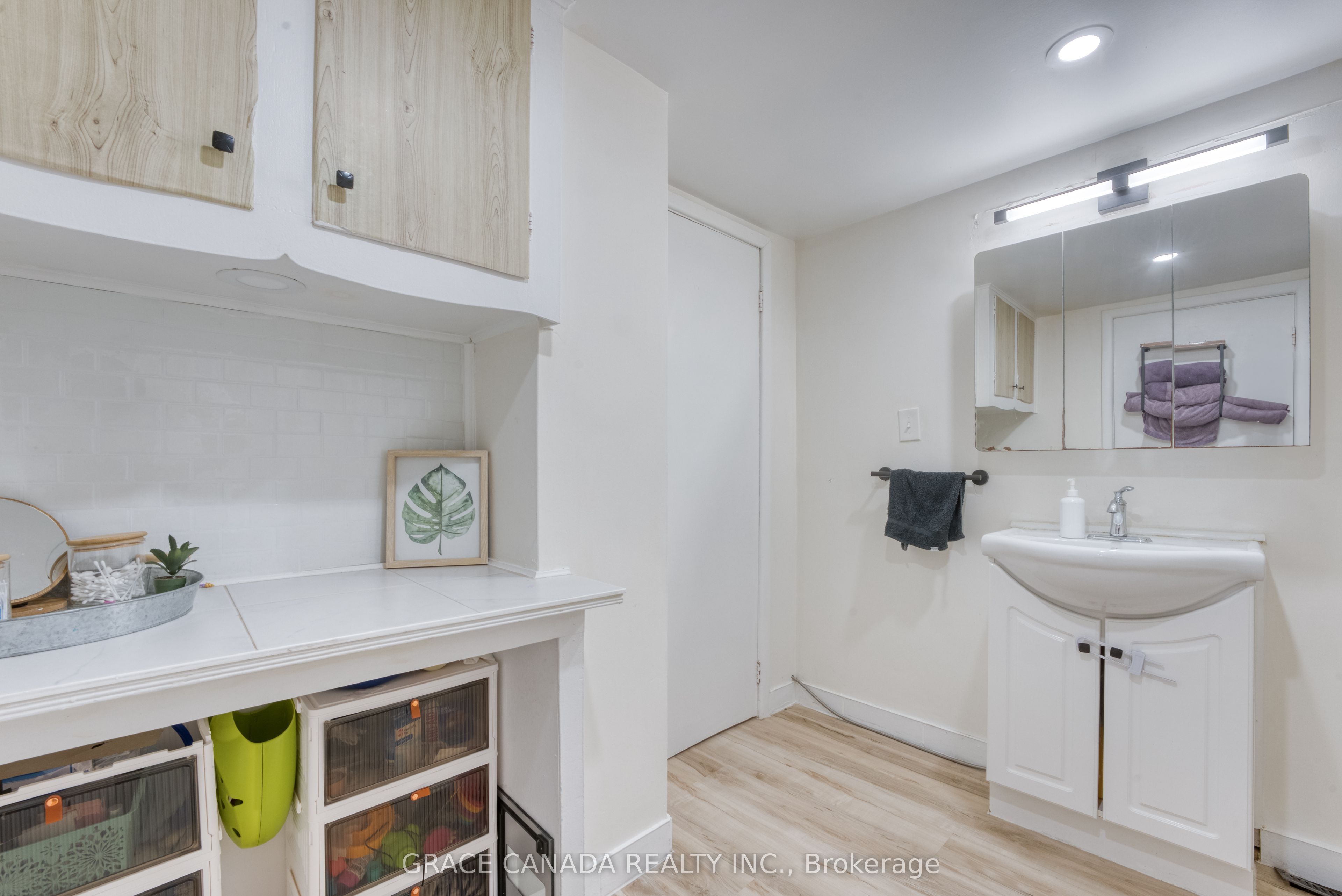12437 St Thomas Street Property Photo 15