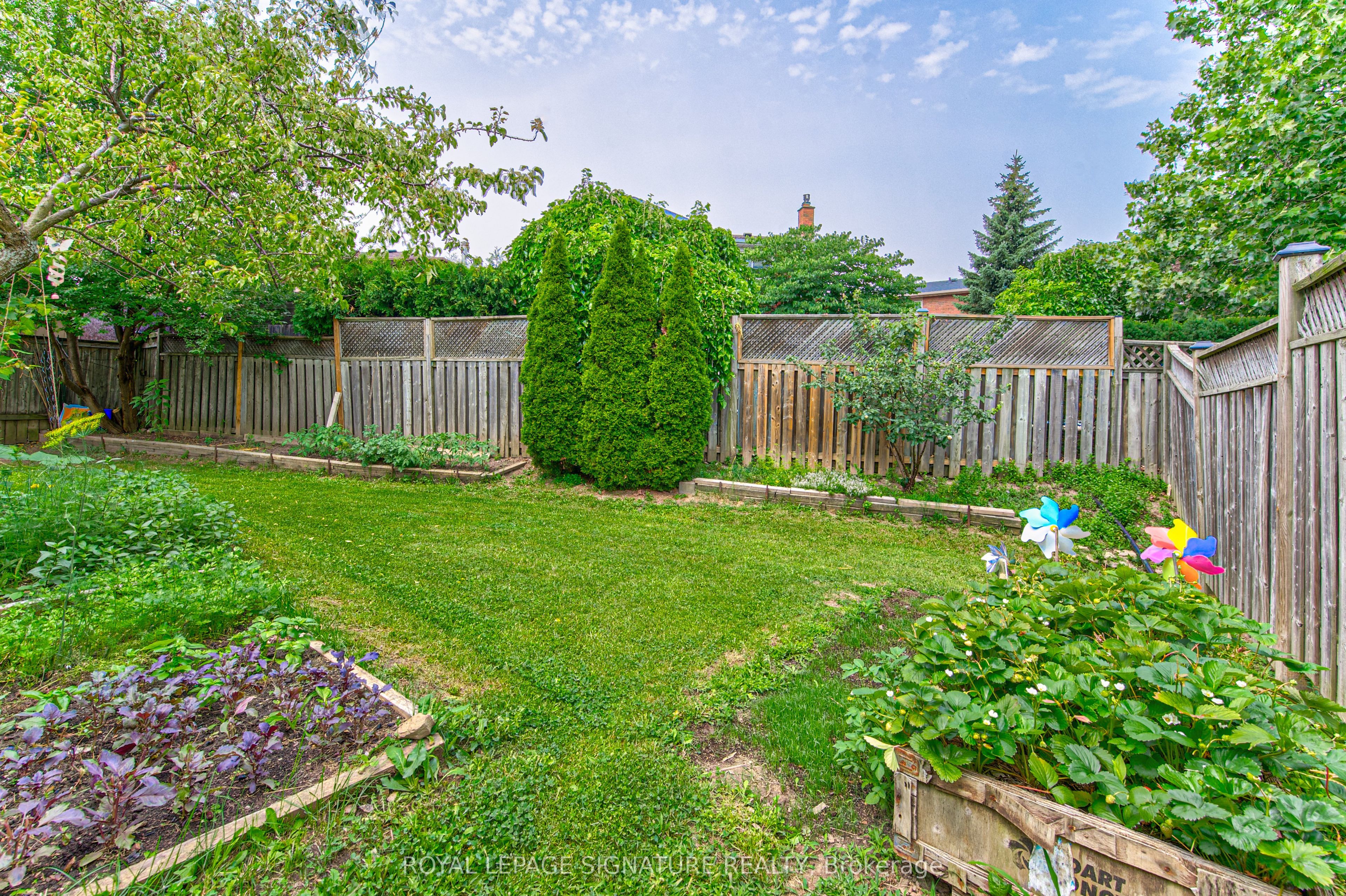 270 Springvalley Crescent Property Photo 42