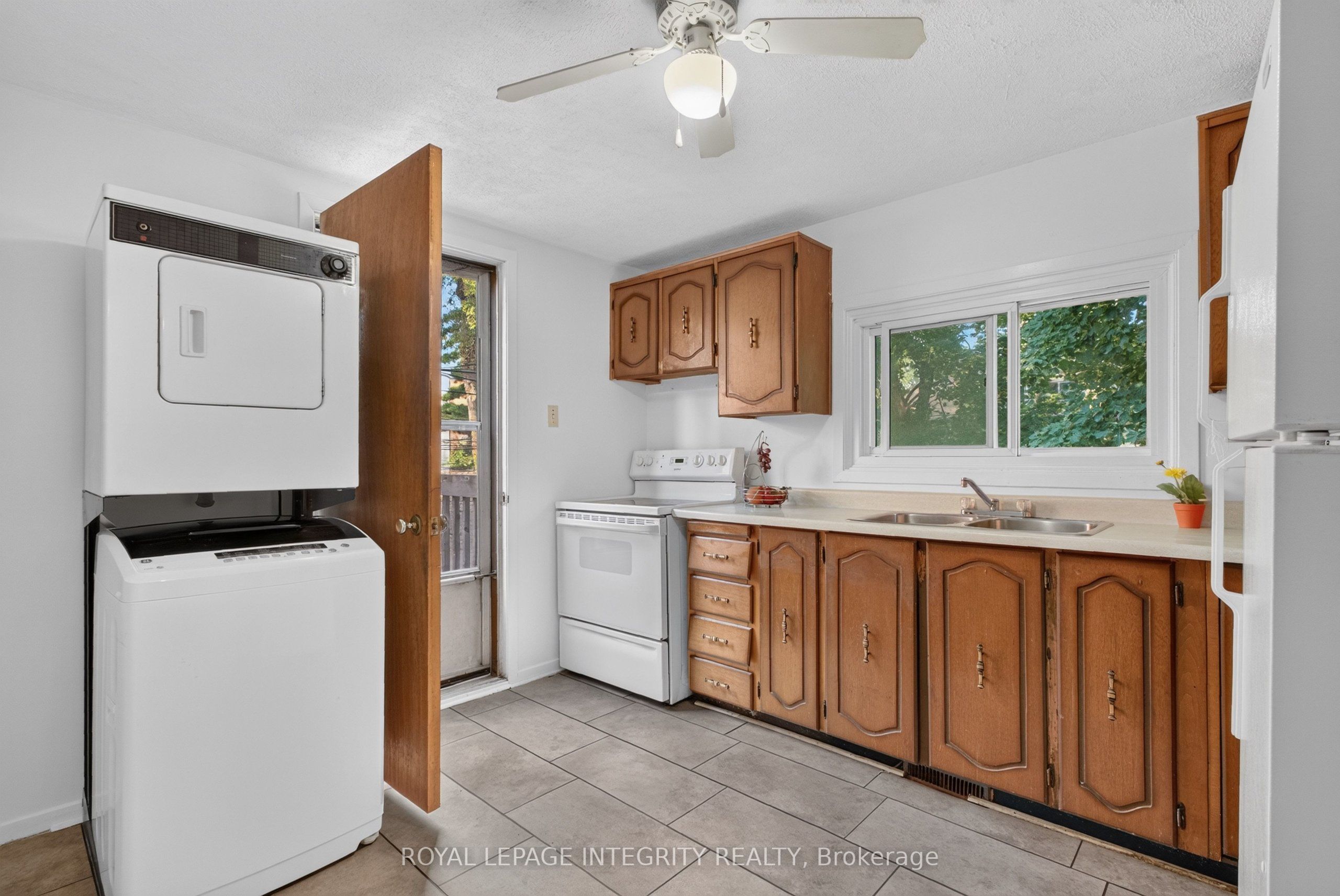 141 Percy Street Property Photo 22