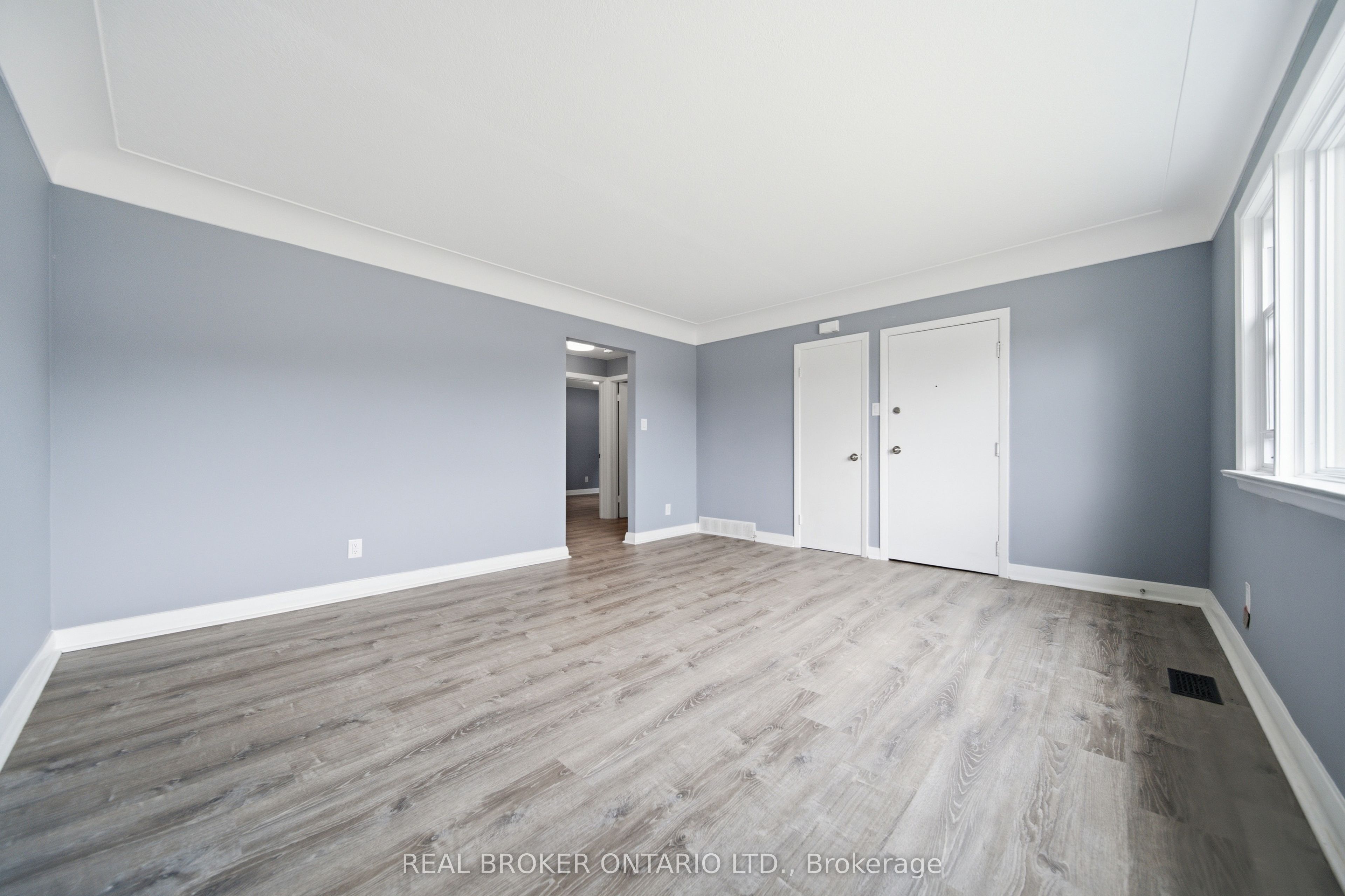 293 Highland Road E B Property Photo 3