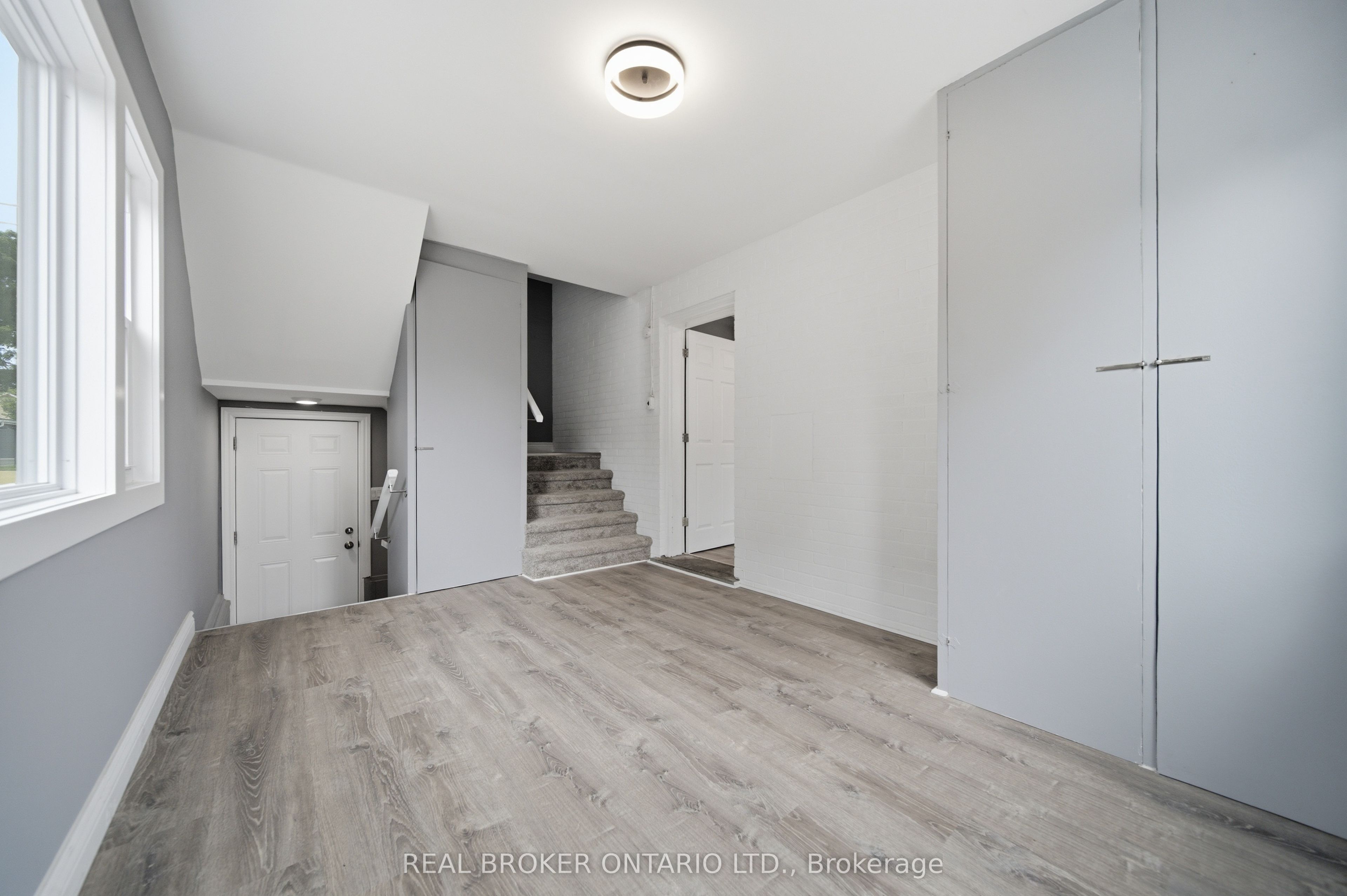 293 Highland Road E B Property Photo 14