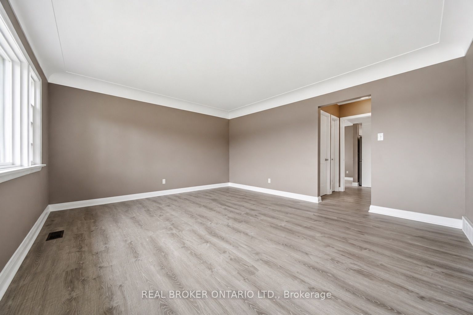 293 Highland Road E A Property Photo 2