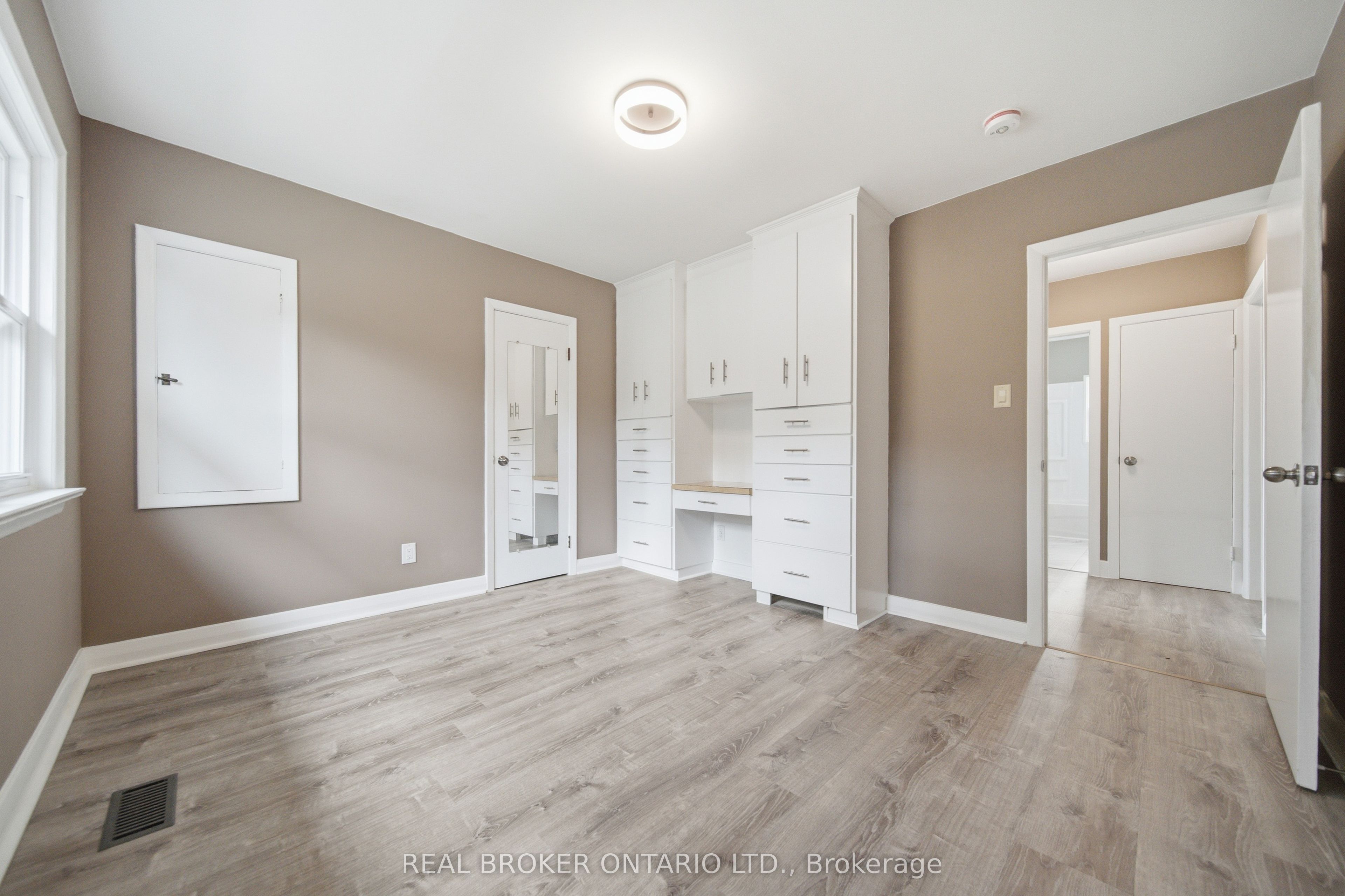 293 Highland Road E A Property Photo 5
