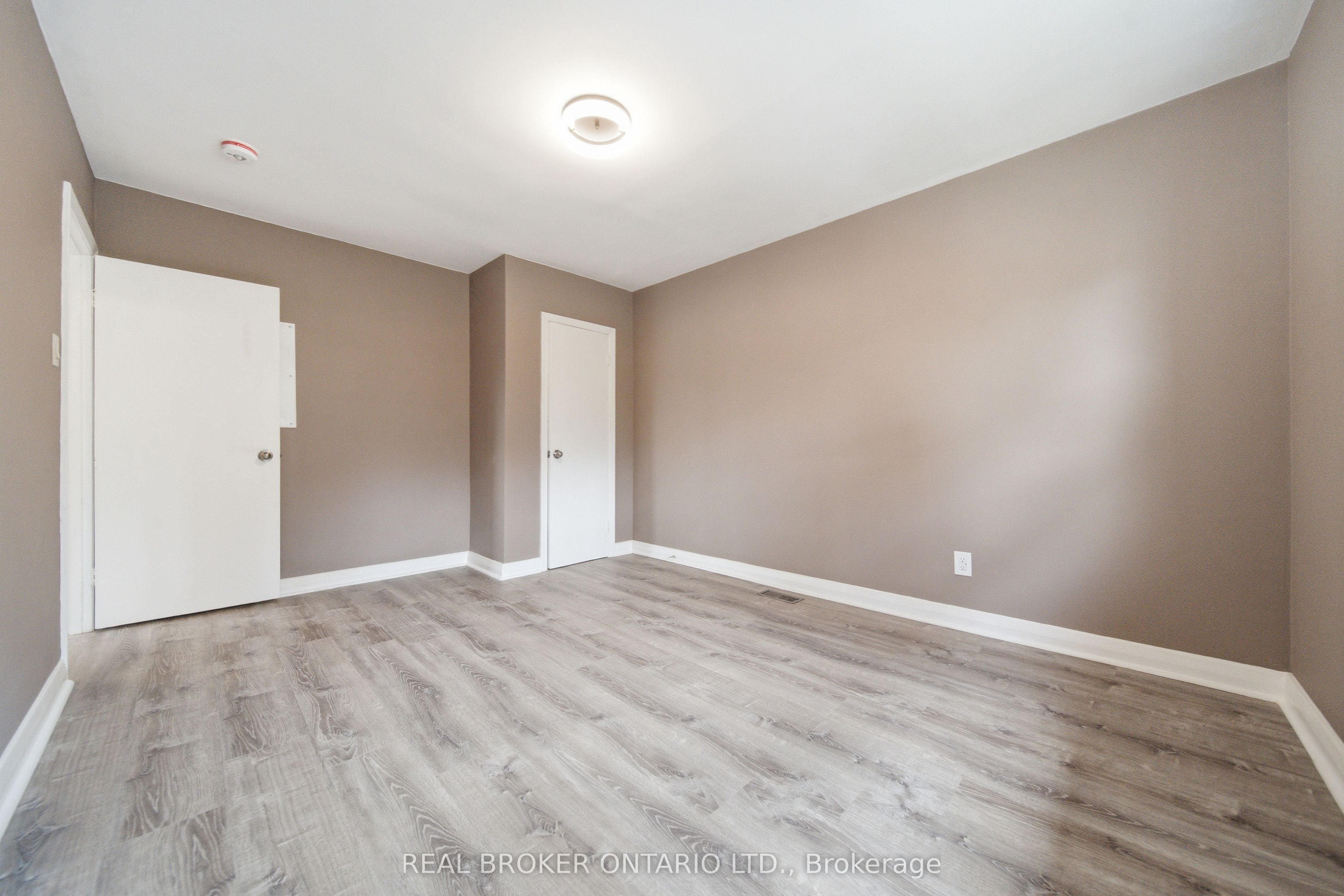 293 Highland Road E A Property Photo 7