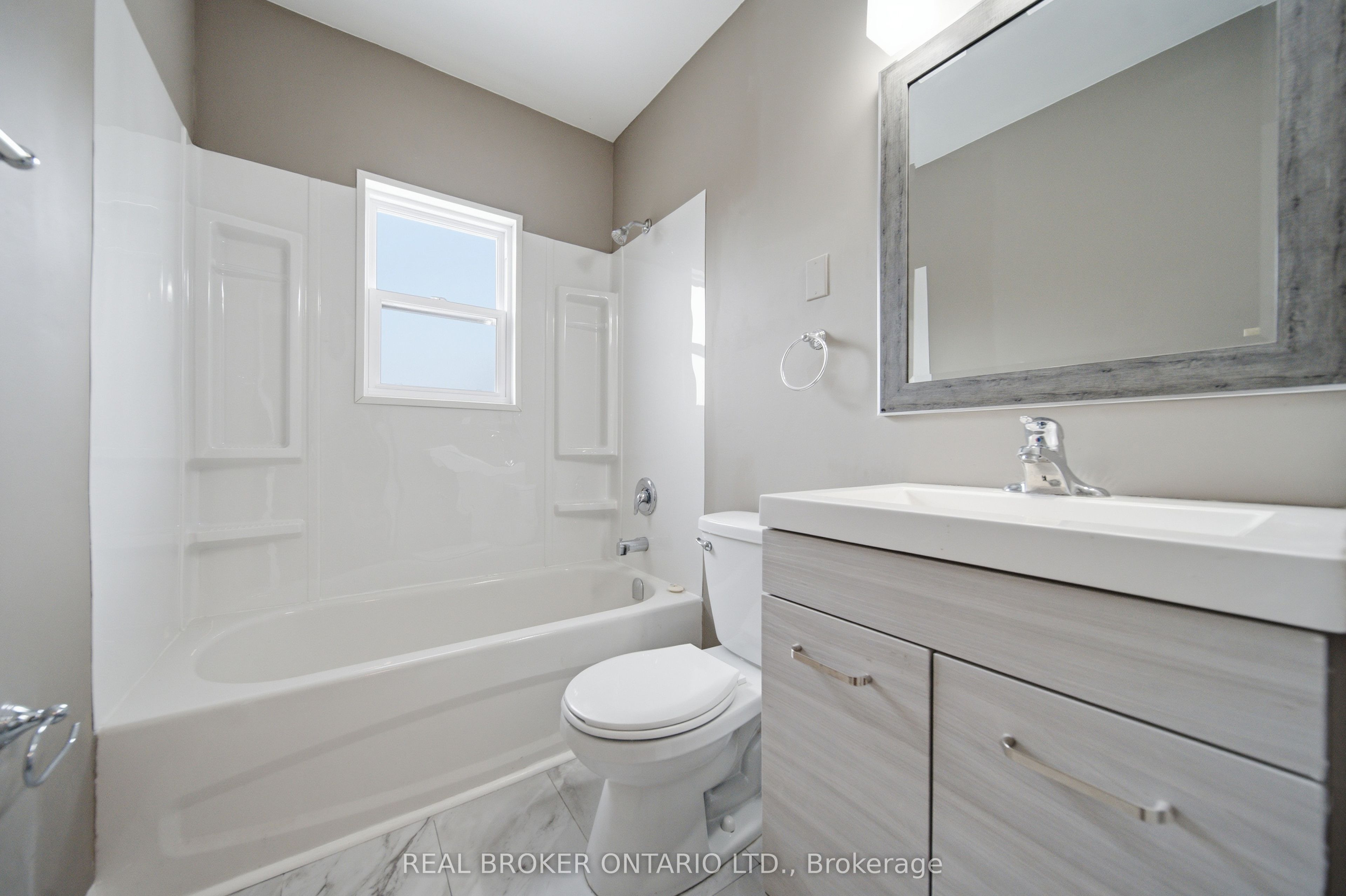 293 Highland Road E A Property Photo 8