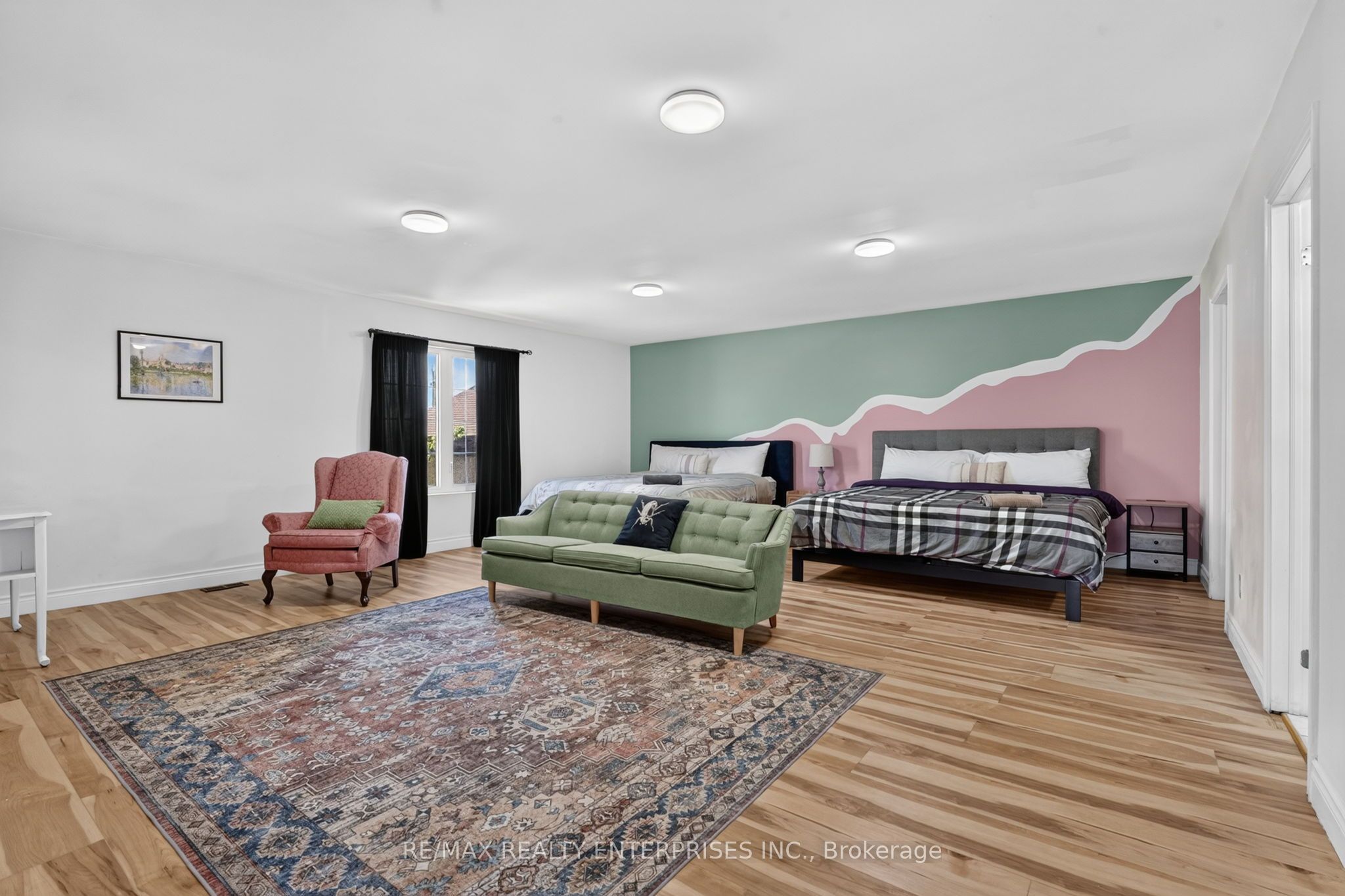 24 Charles Street Property Photo 32