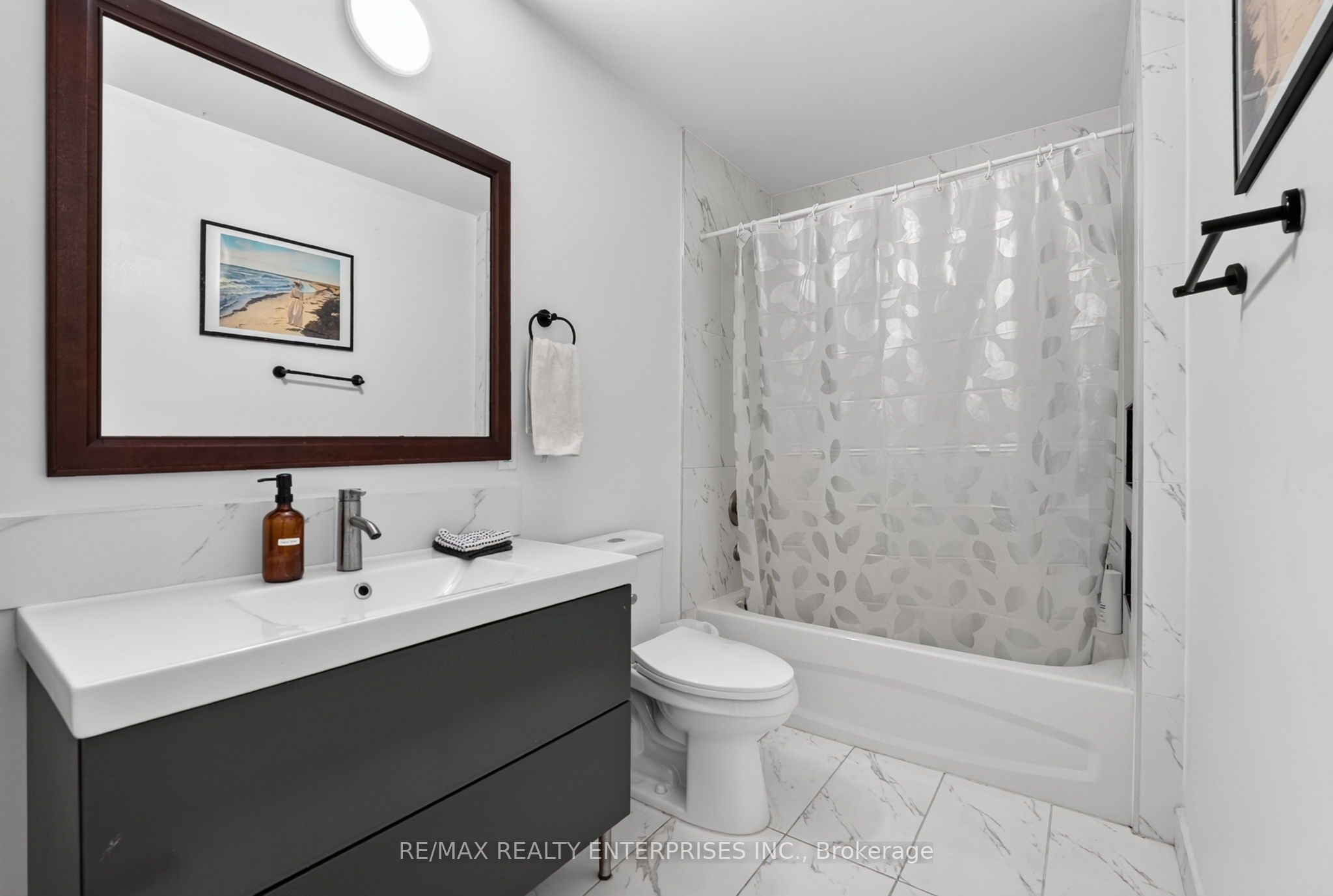 24 Charles Street Property Photo 34