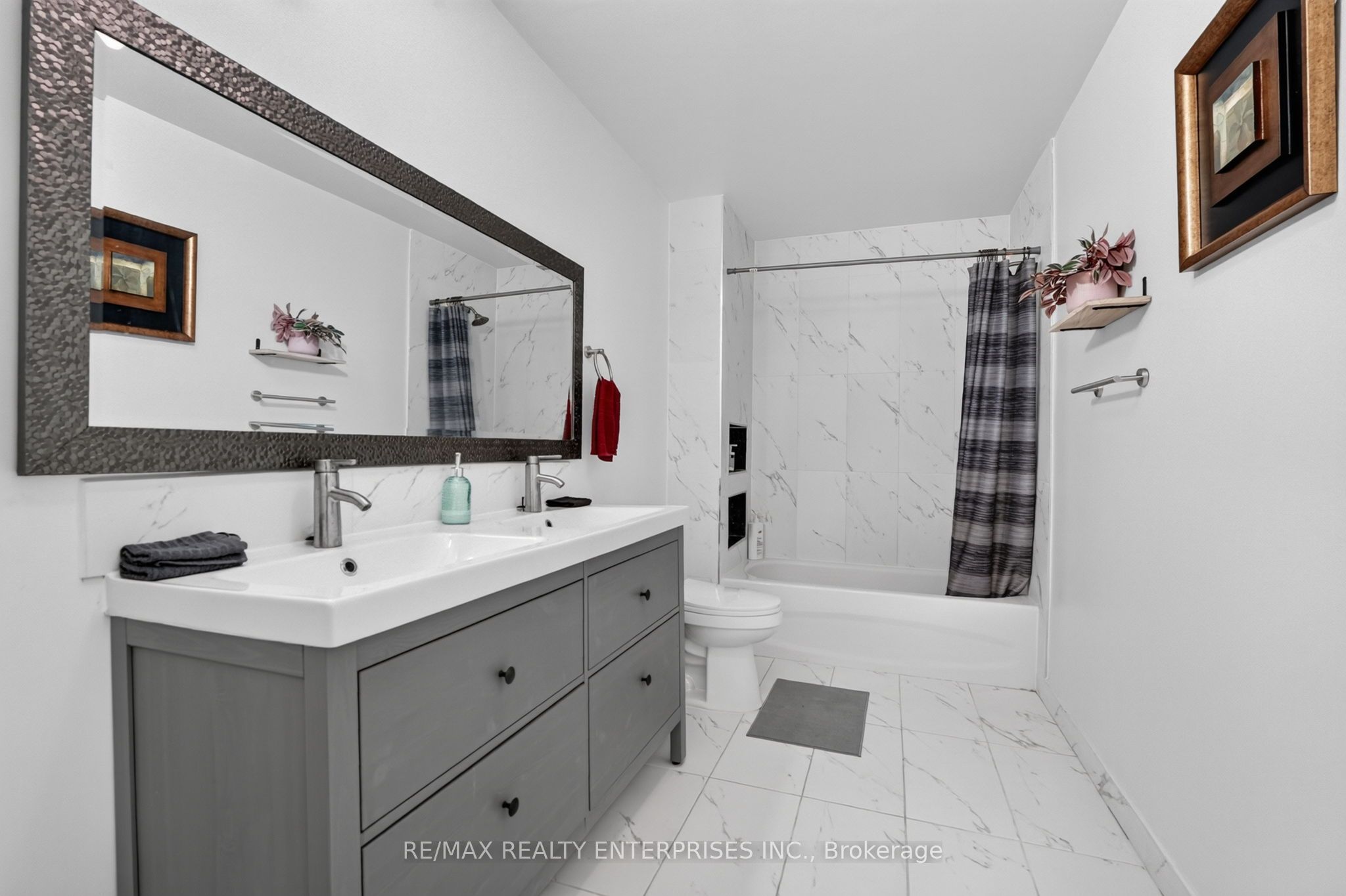 664 King Street Property Photo 19