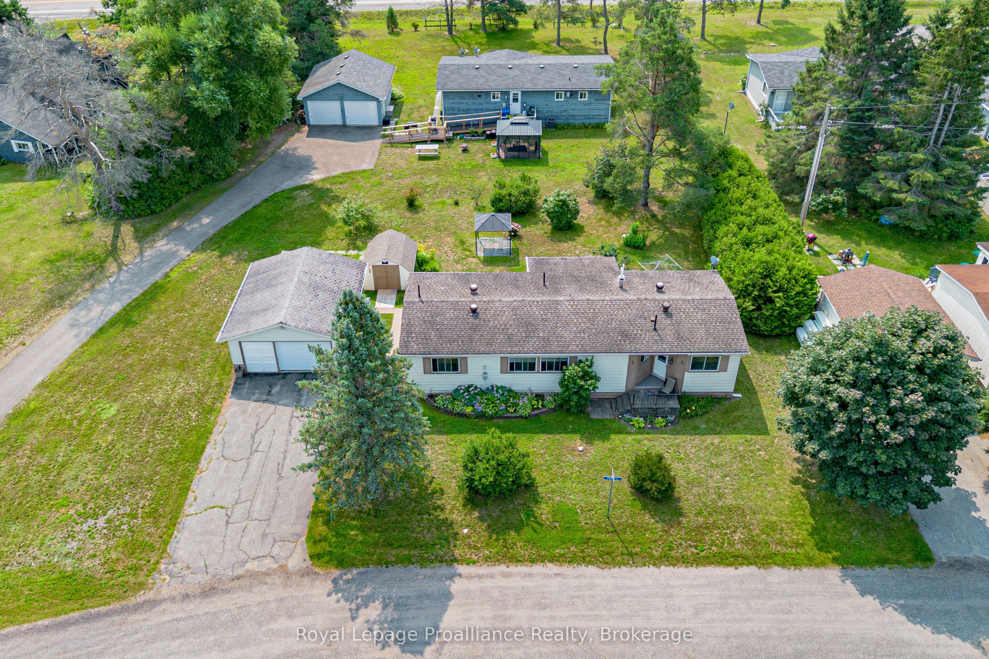 1064 Eighth Lane Property Photo 2