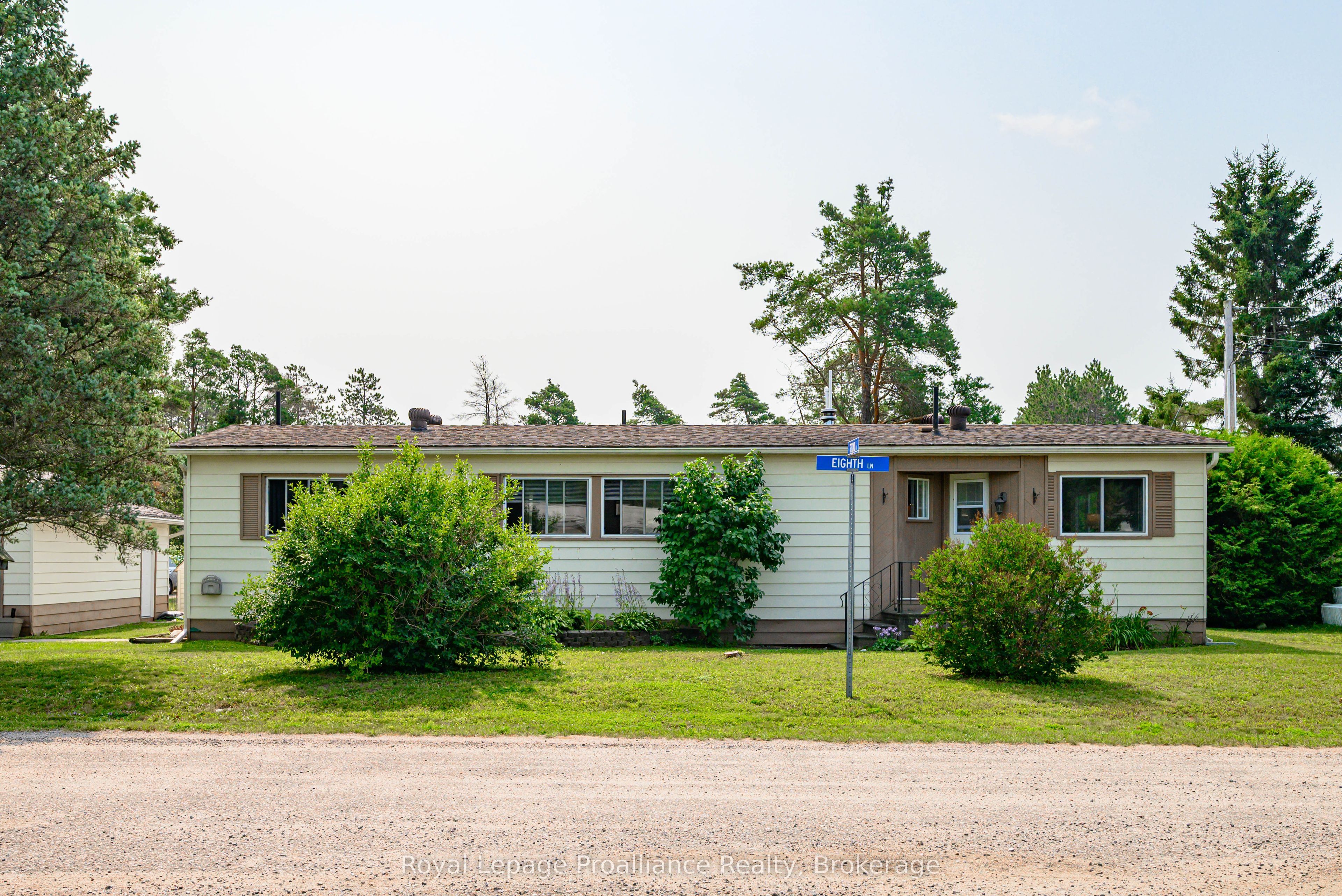 1064 Eighth Lane Property Photo 3