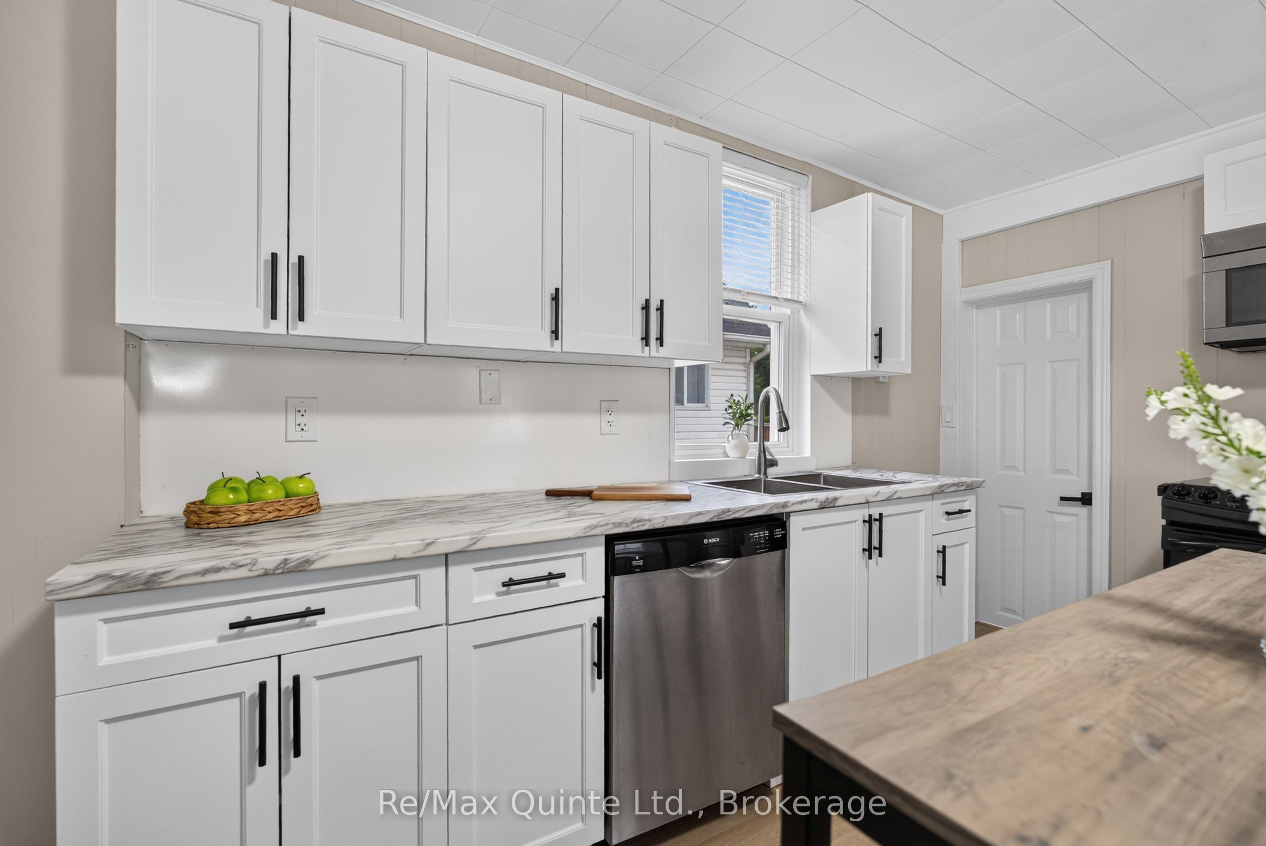 55 S George Street Property Photo 6