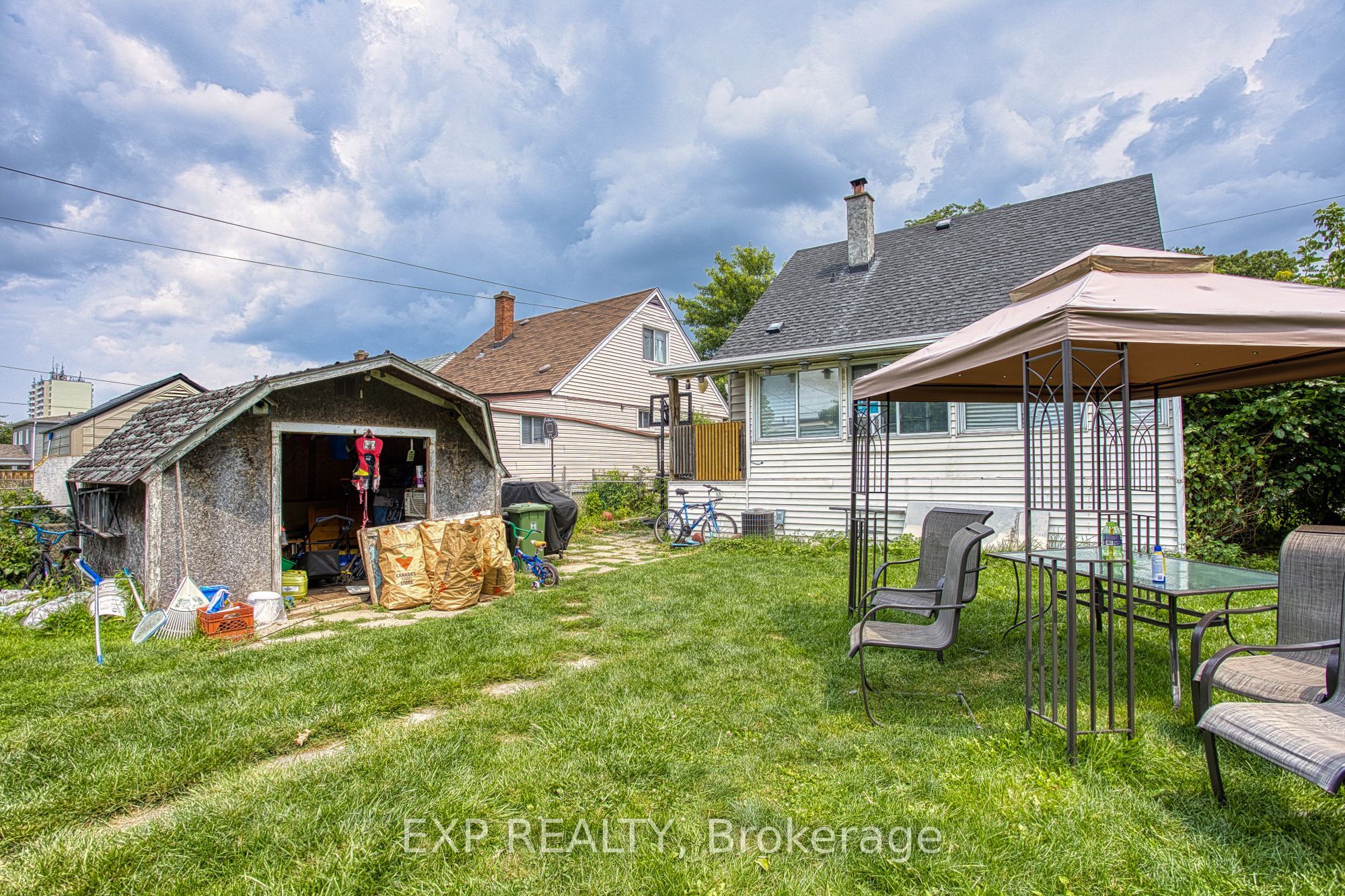 139 Glassco Avenue N Property Photo 16