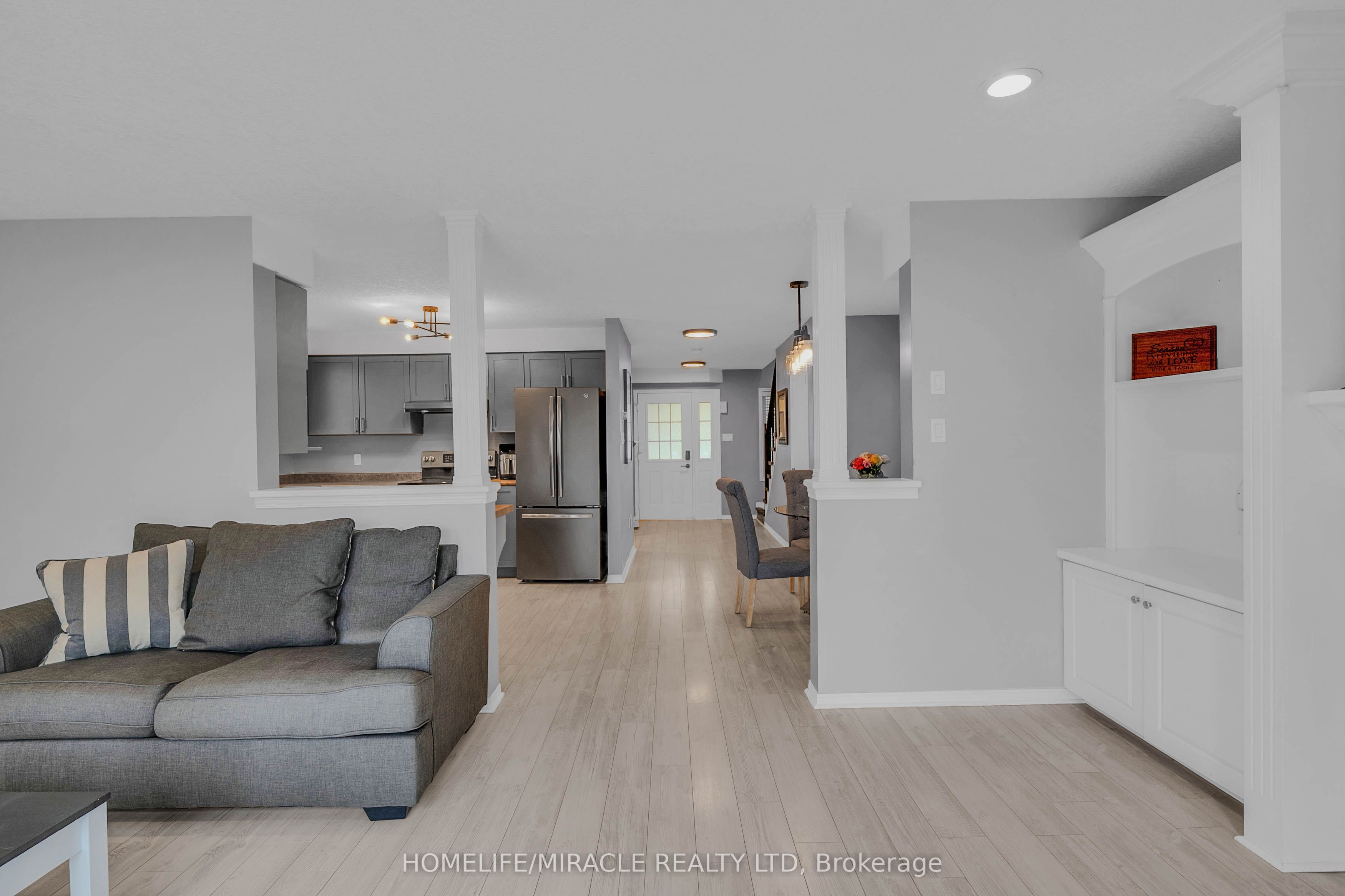 572 Simon Street Property Photo 8