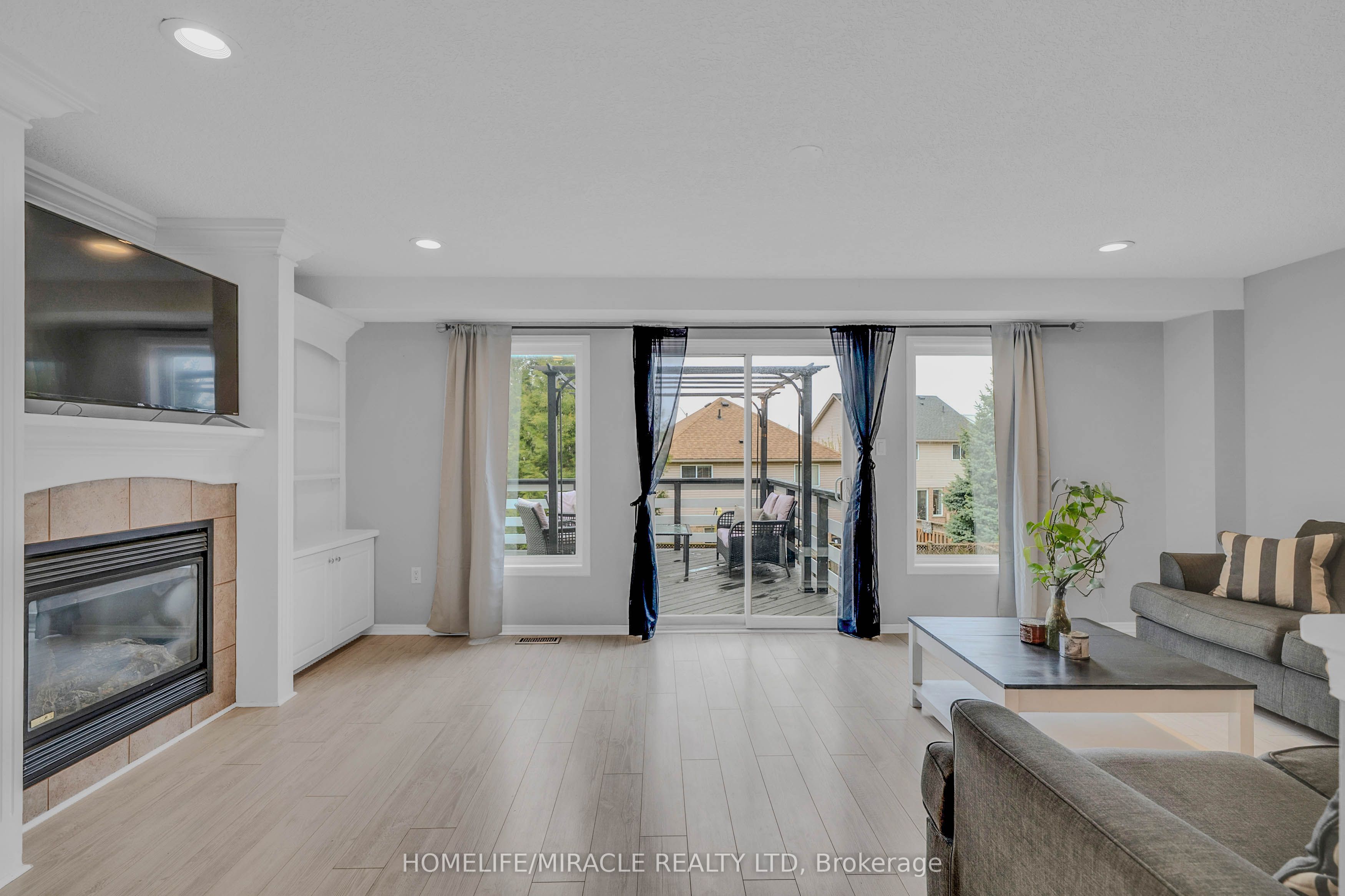 572 Simon Street Property Photo 9