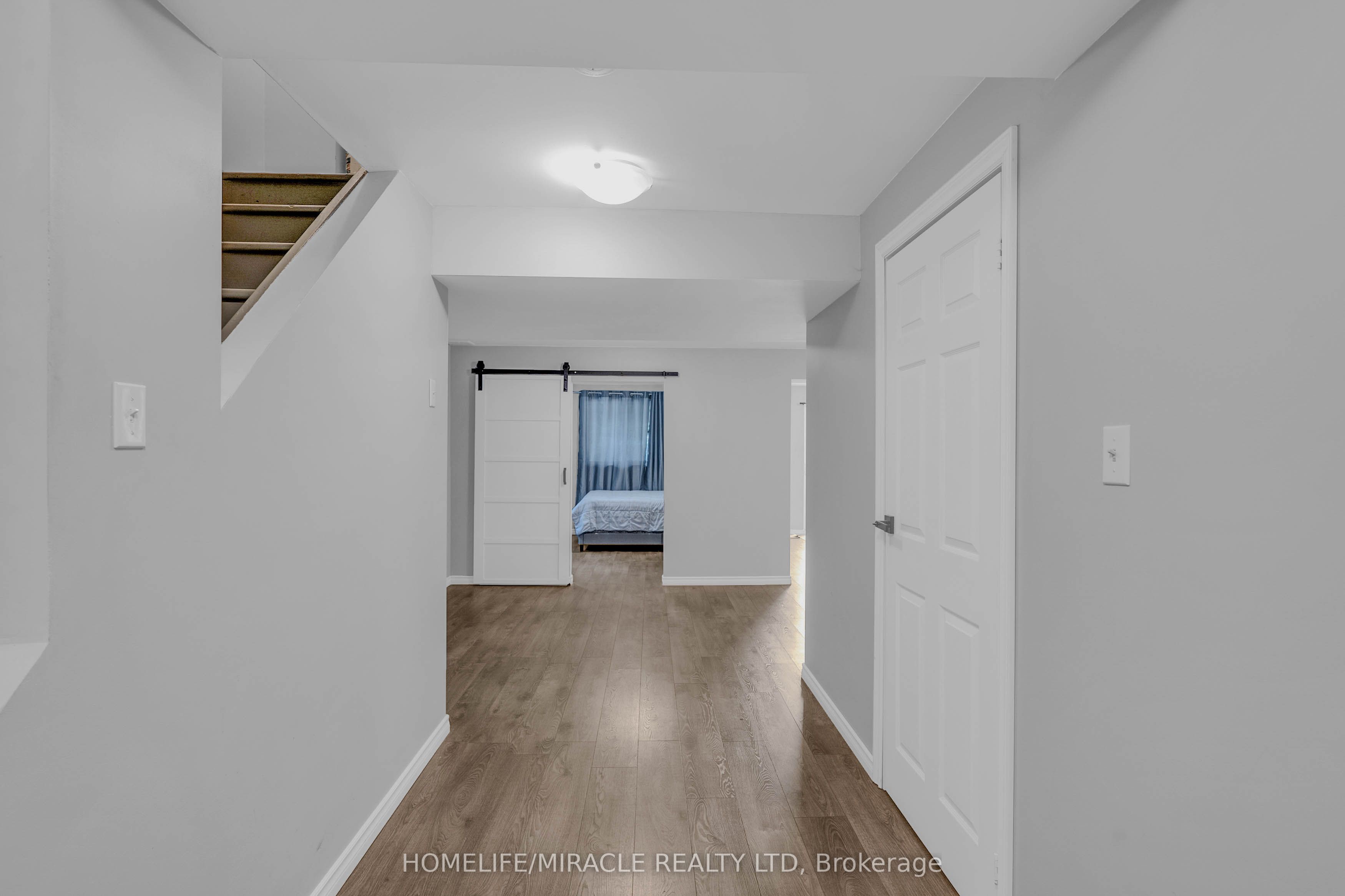 572 Simon Street Property Photo 18