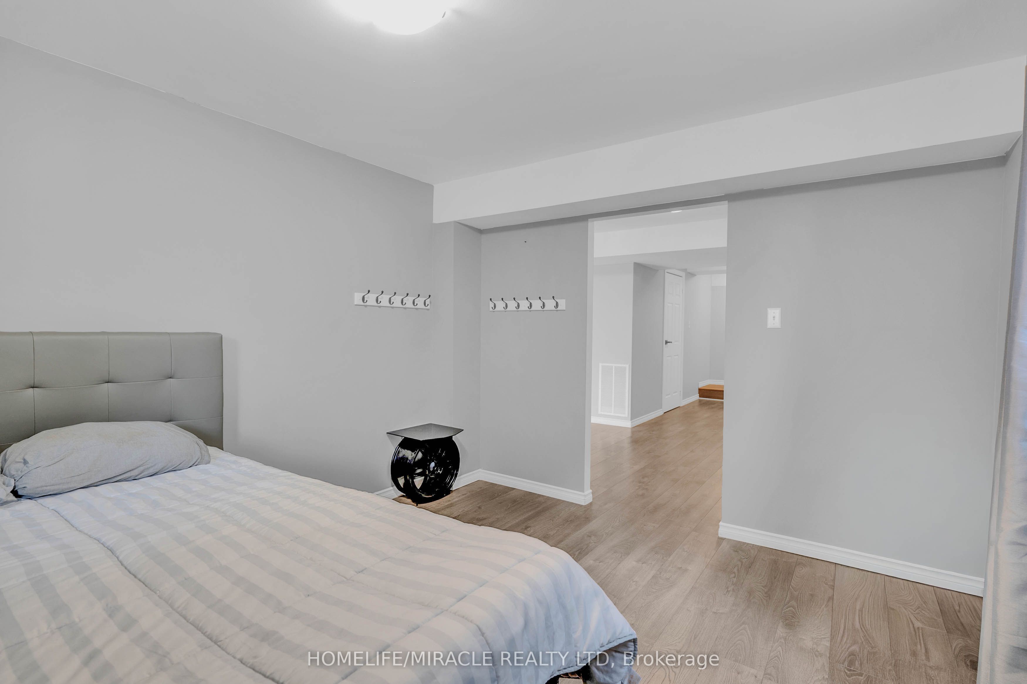 572 Simon Street Property Photo 19