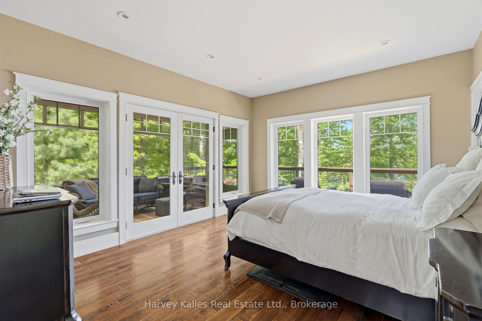 161 Town Line Road E Property Photo 20