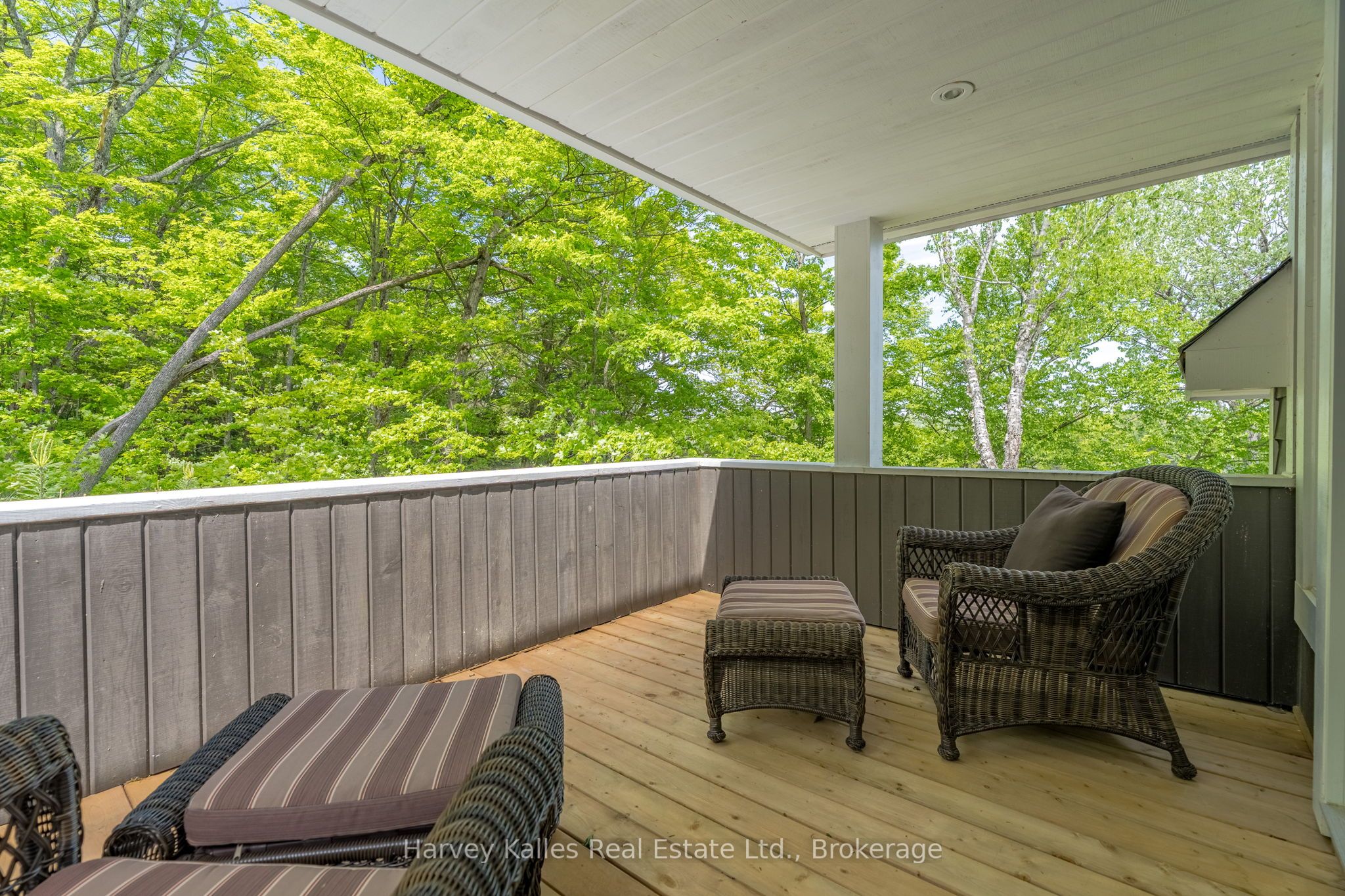 161 Town Line Road E Property Photo 28