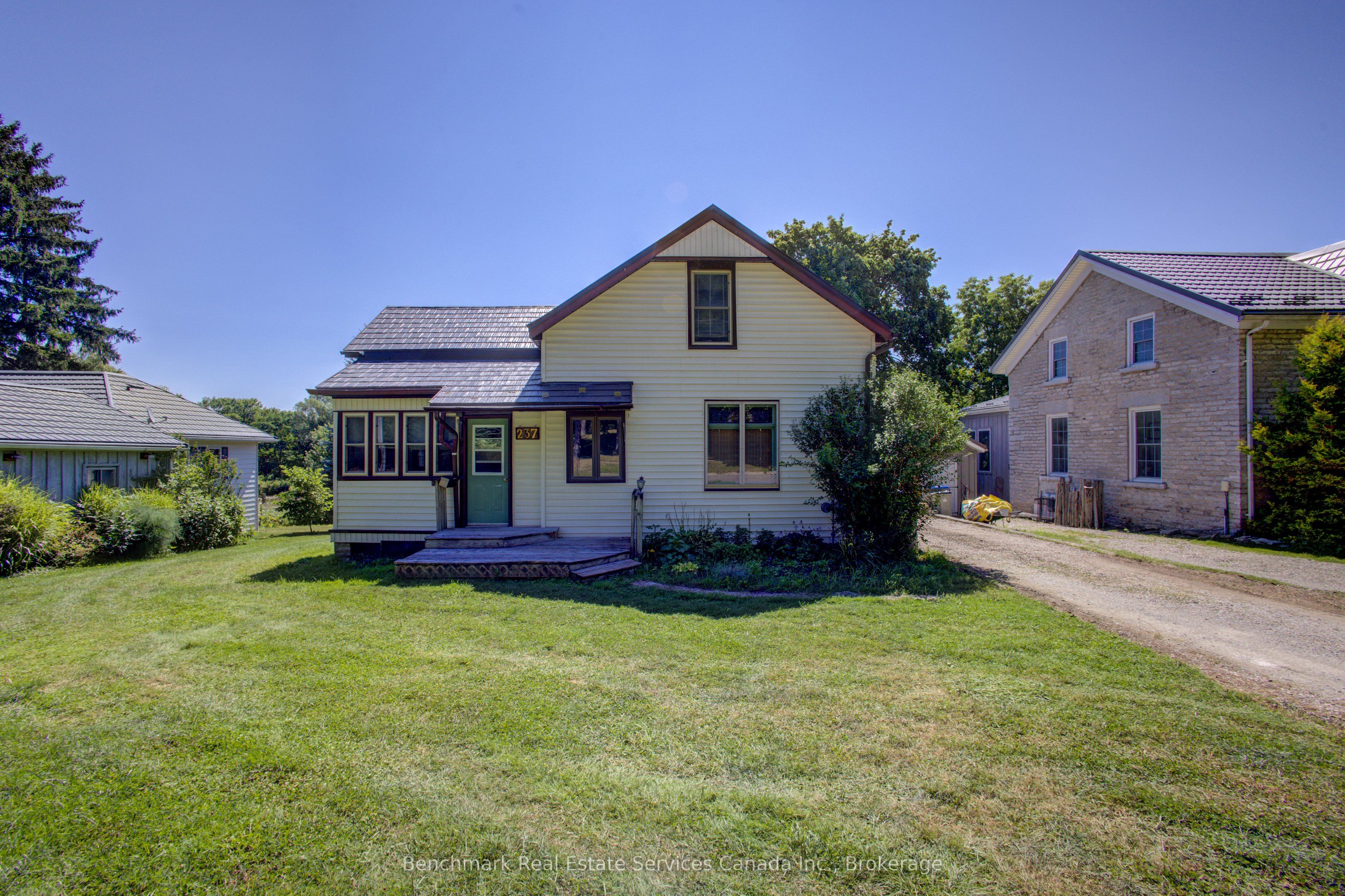 237 Thomas Street Property Photo 1
