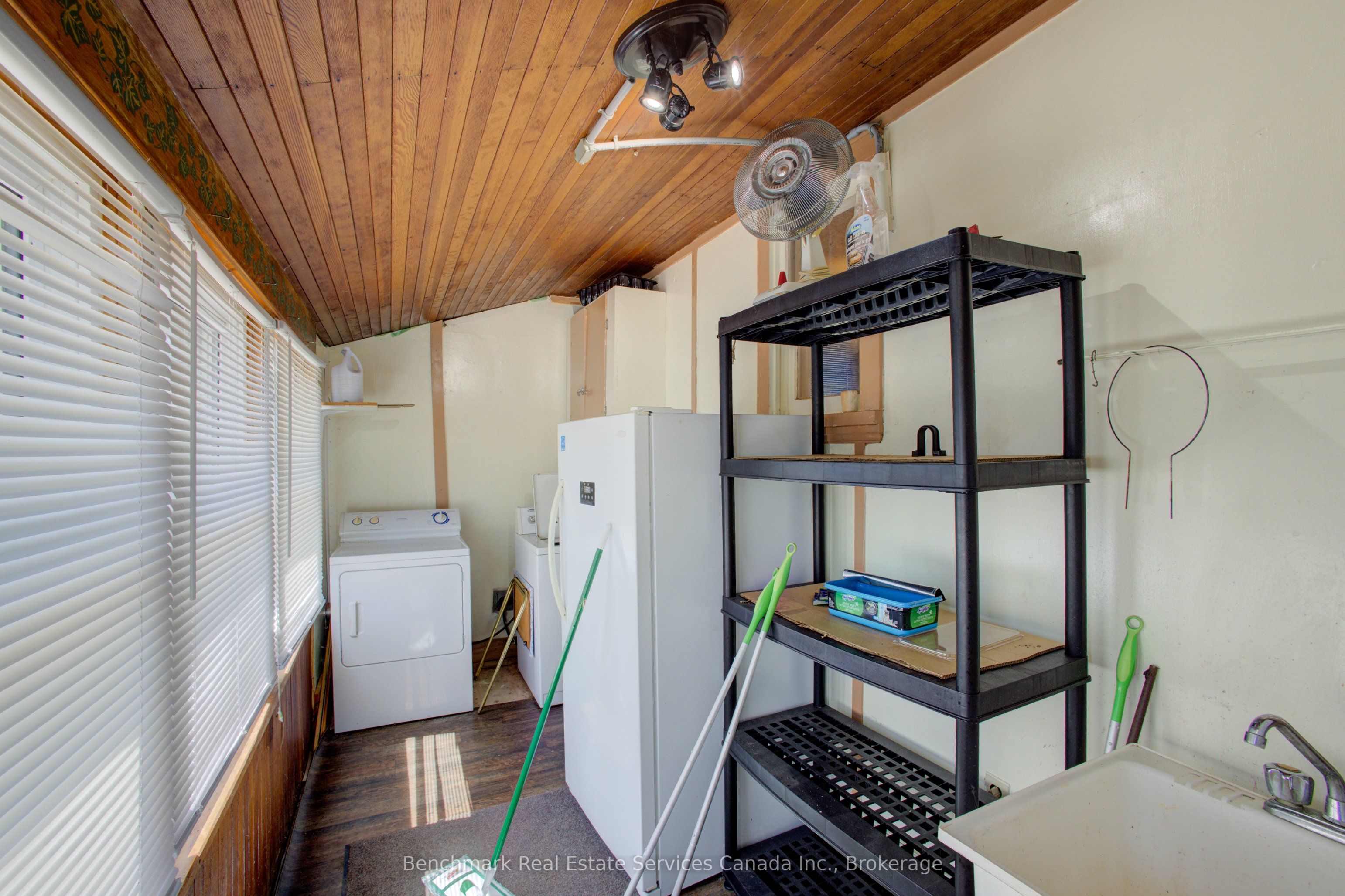 237 Thomas Street Property Photo 12