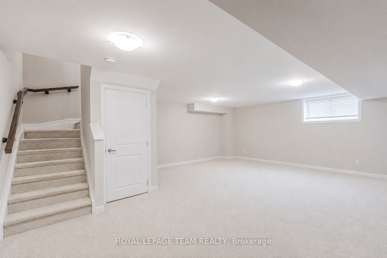 2004 Caltra Crescent Property Photo 20