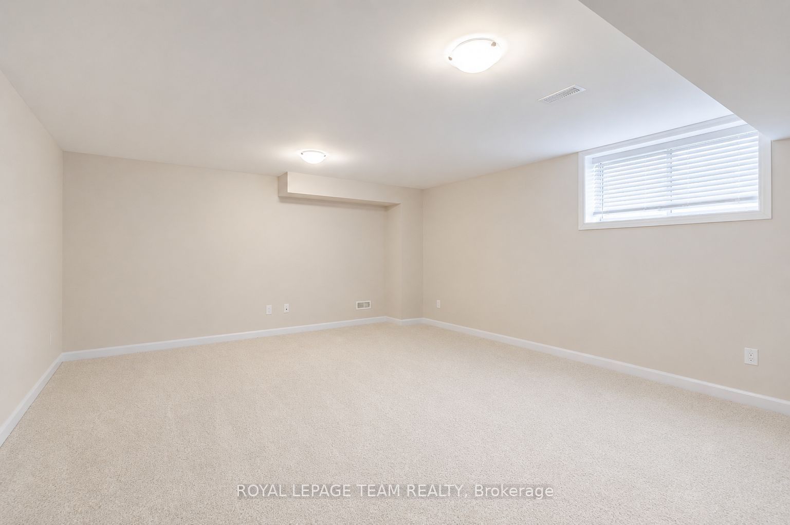 2004 Caltra Crescent Property Photo 21